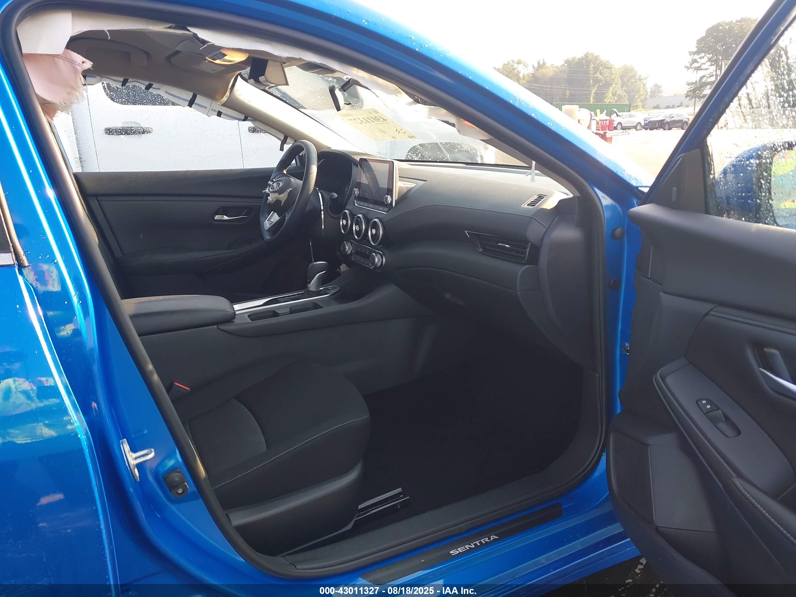 NISSAN SENTRA image 5