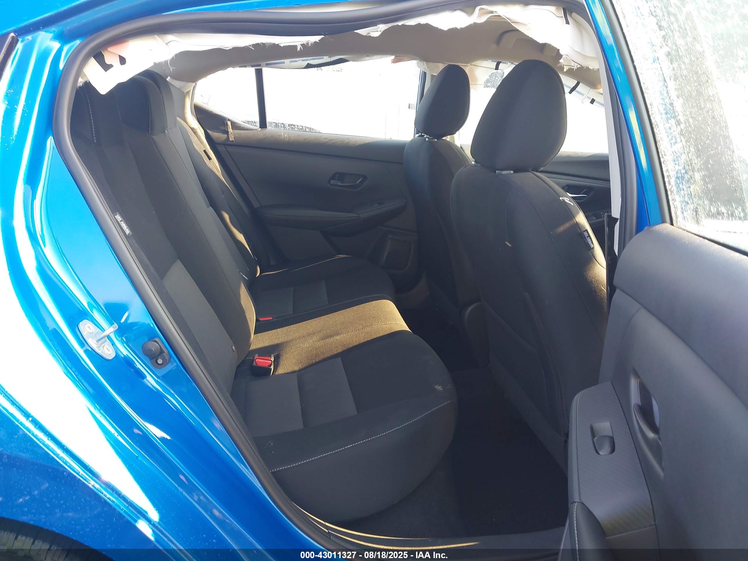 NISSAN SENTRA image 8