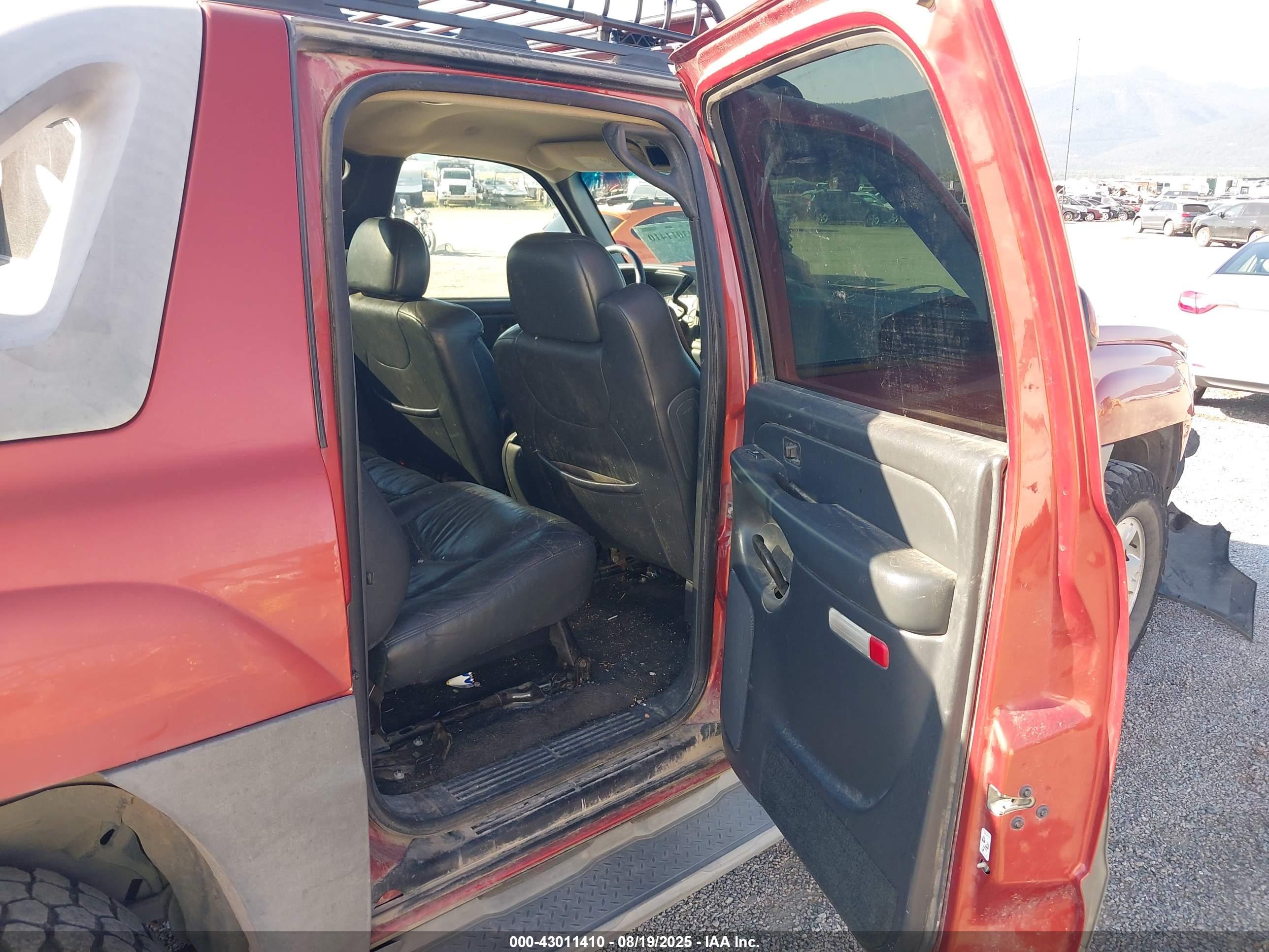 CHEVROLET AVALANCHE image 8