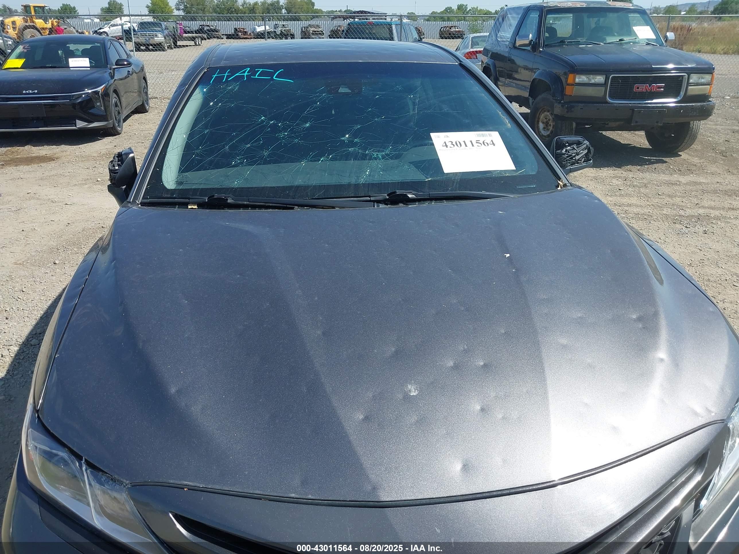 TOYOTA CAMRY image 6