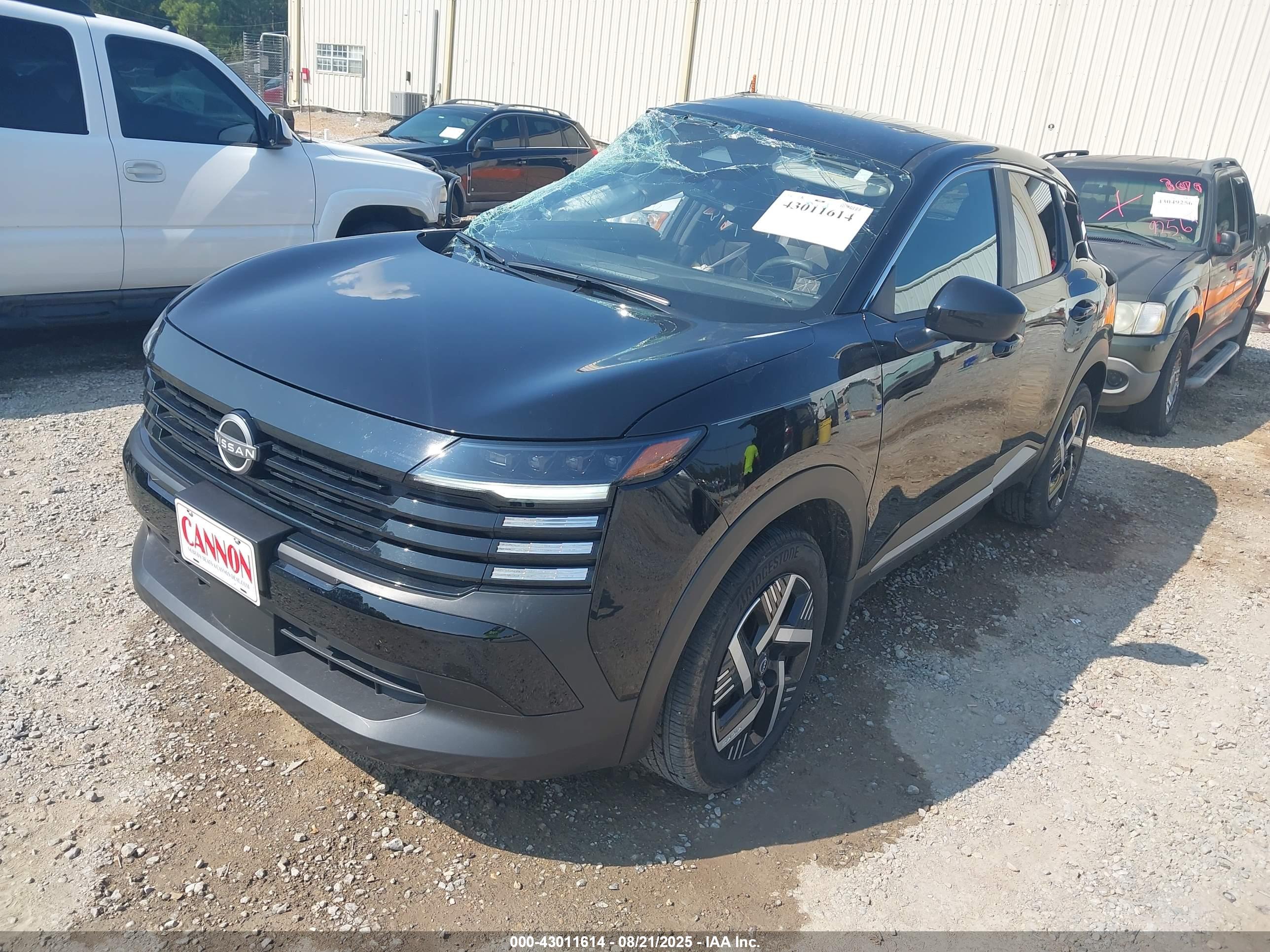 NISSAN KICKS image 2