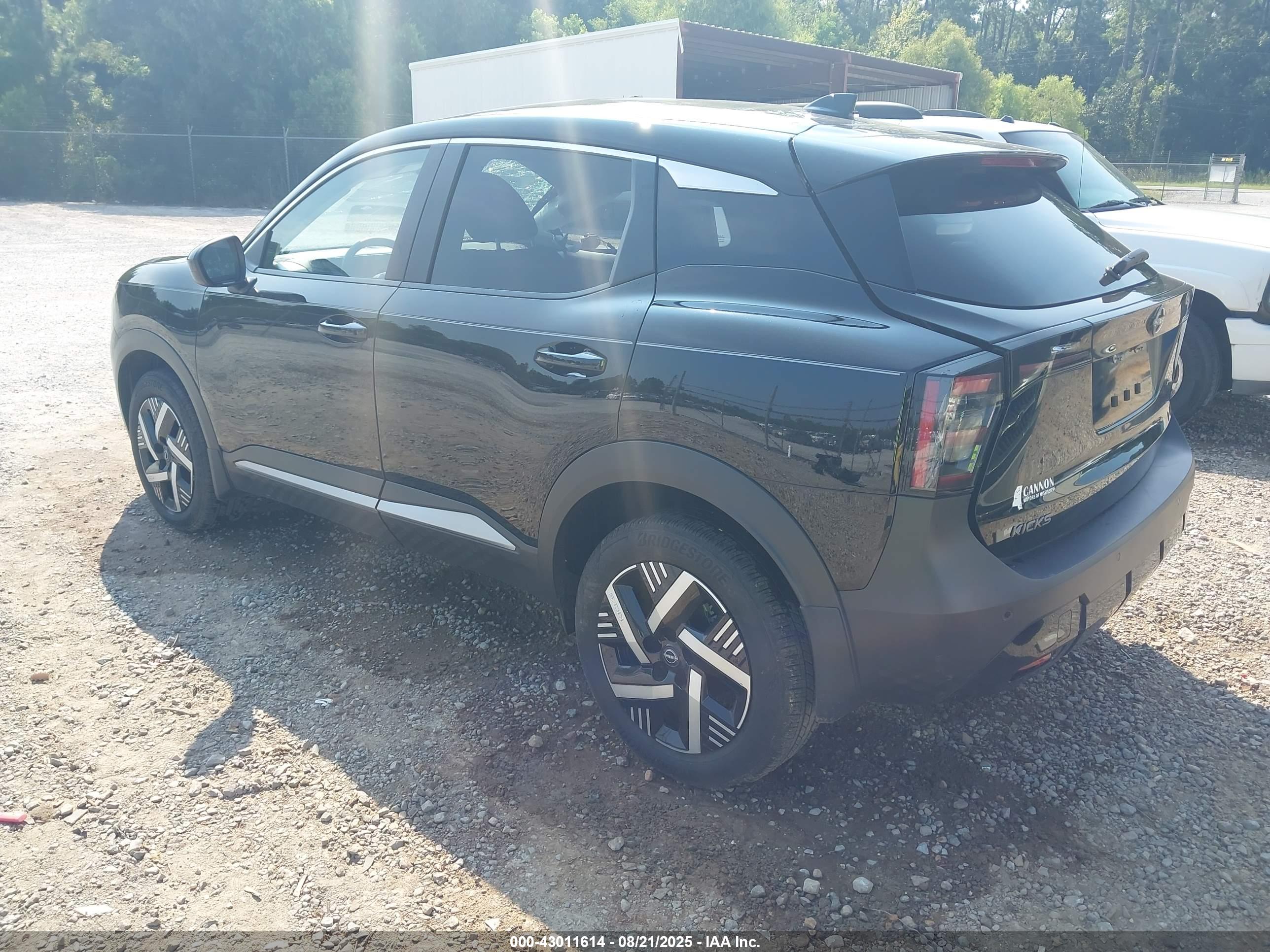 NISSAN KICKS image 3