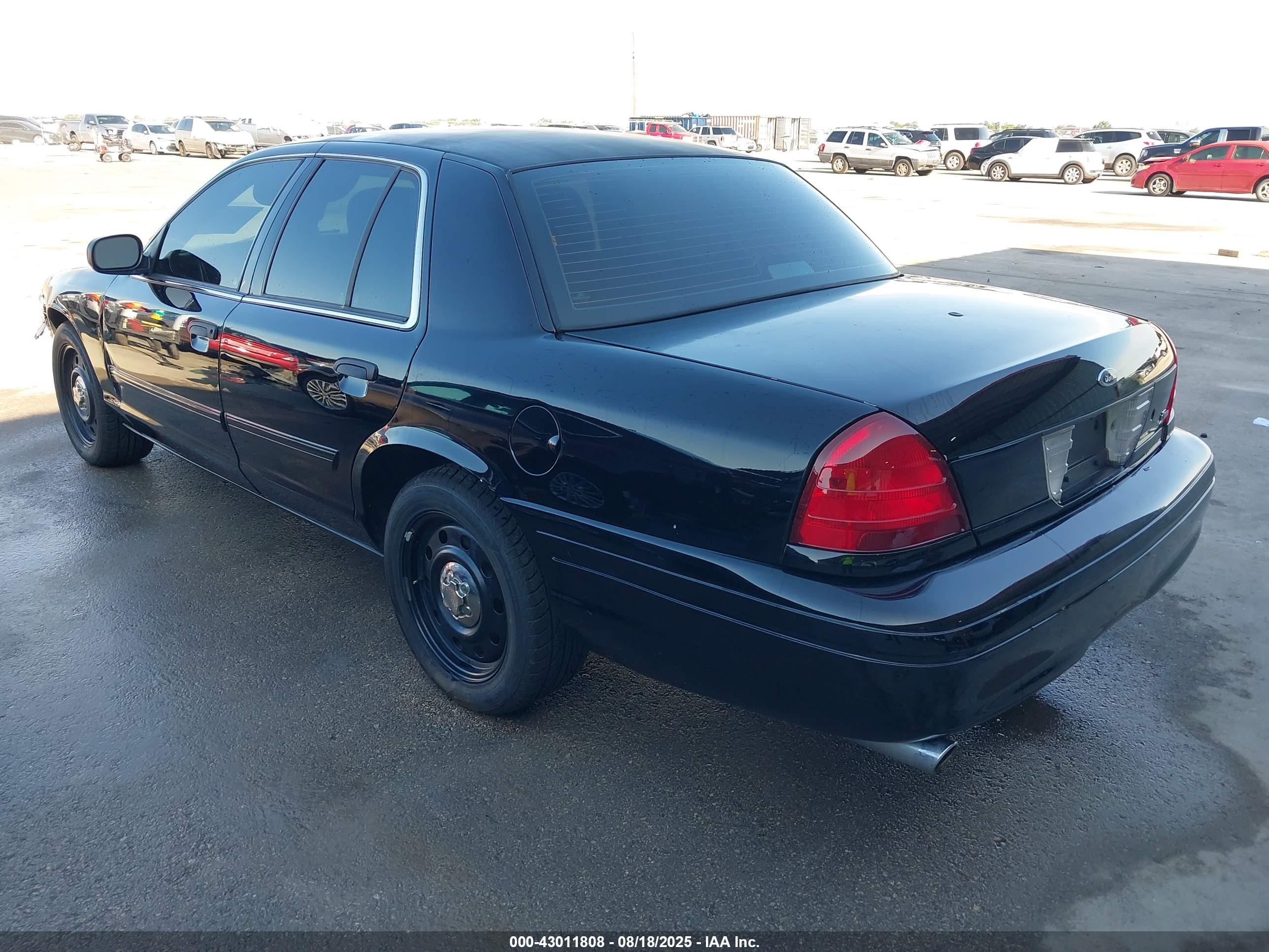 FORD CROWN image 3