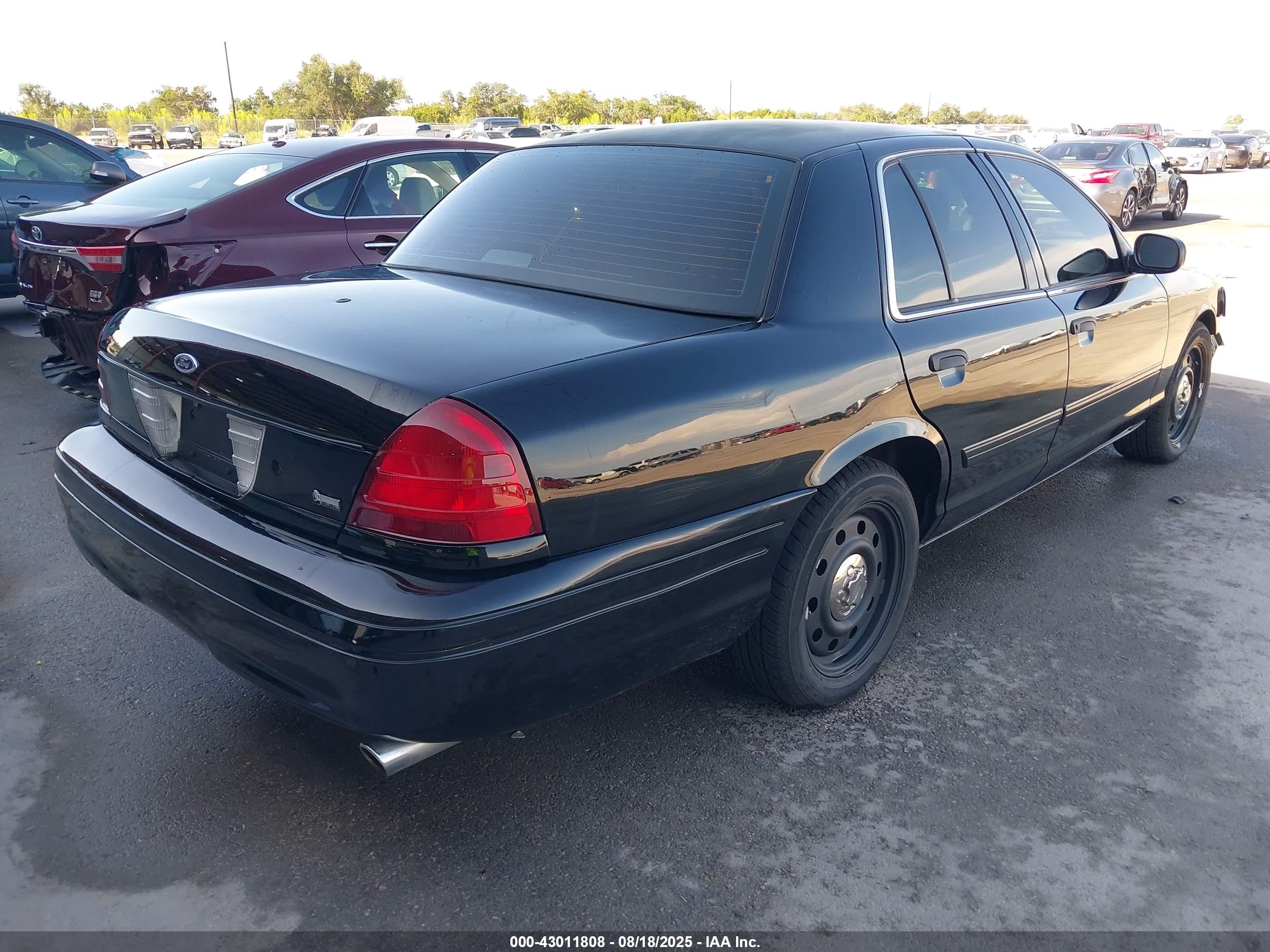 FORD CROWN image 4