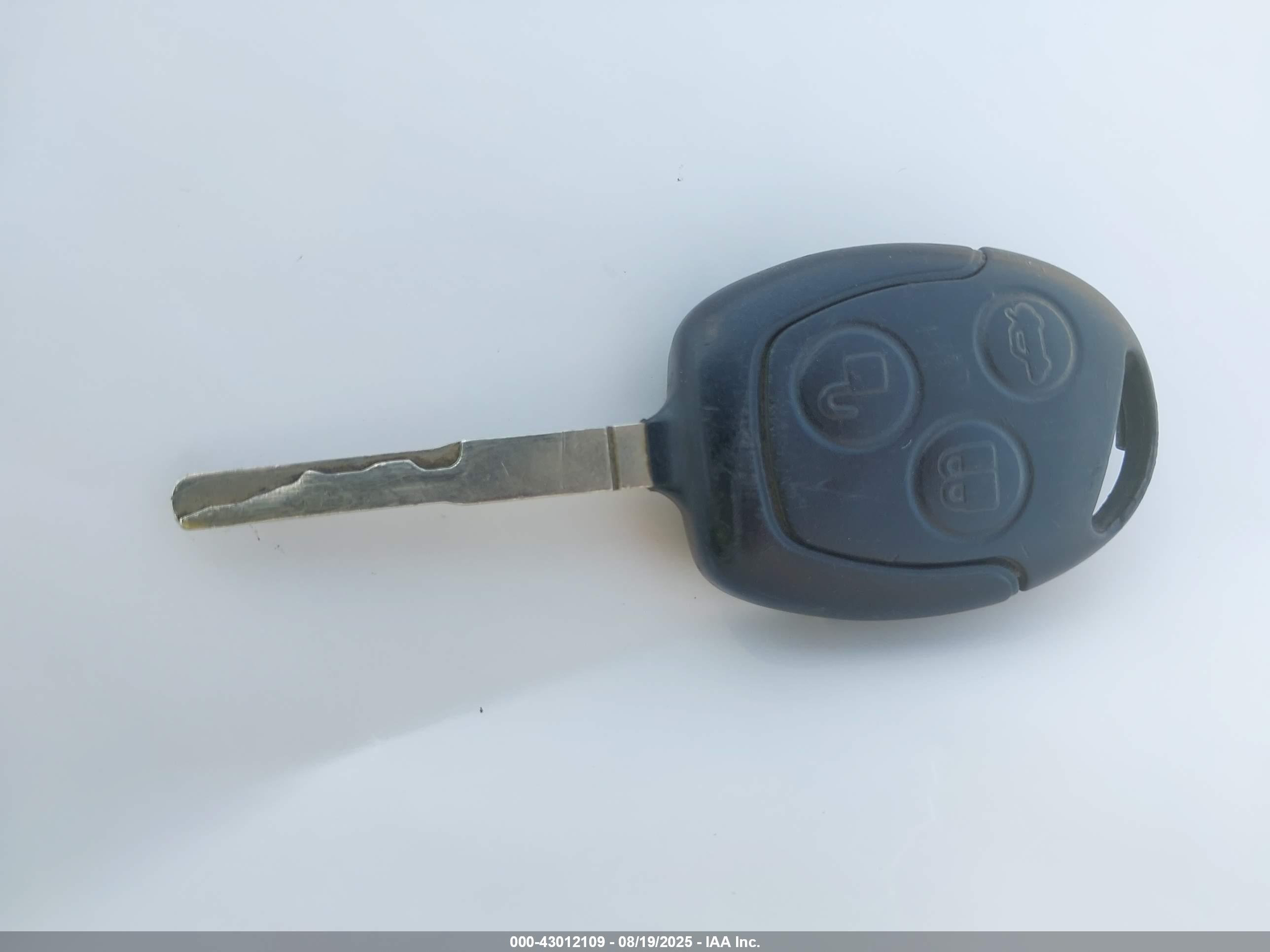 FORD FIESTA image 11