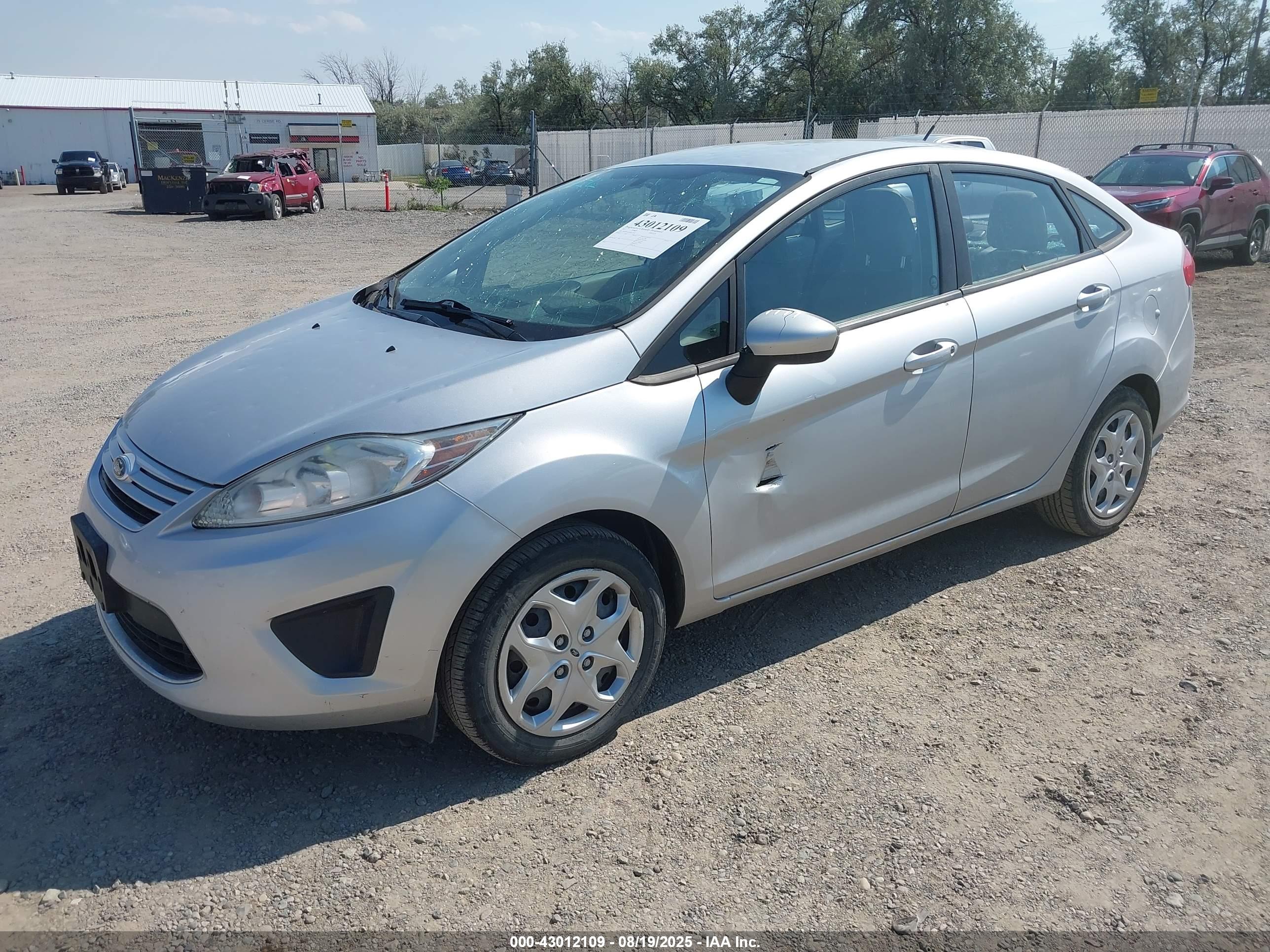 FORD FIESTA image 2
