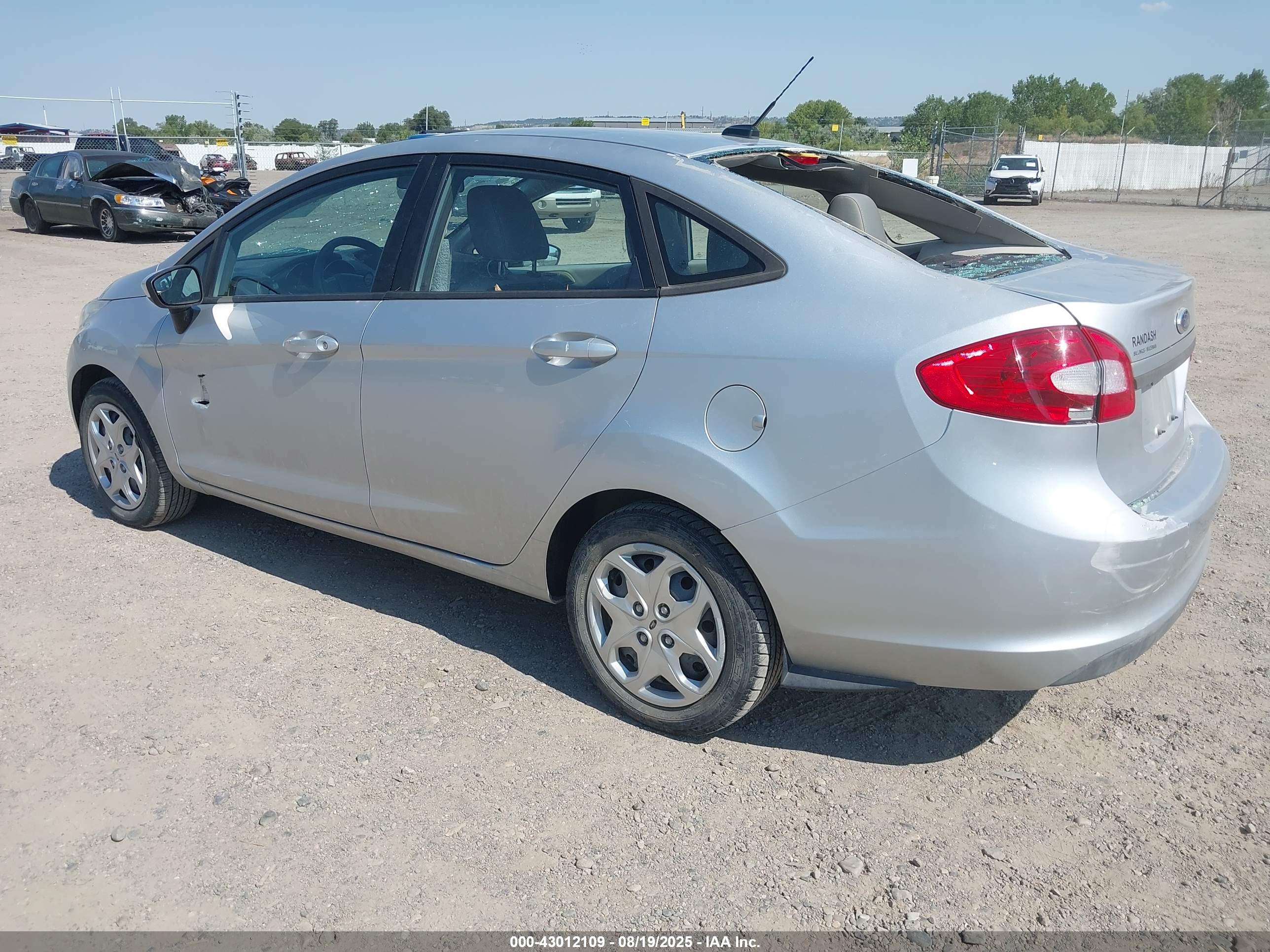 FORD FIESTA image 3