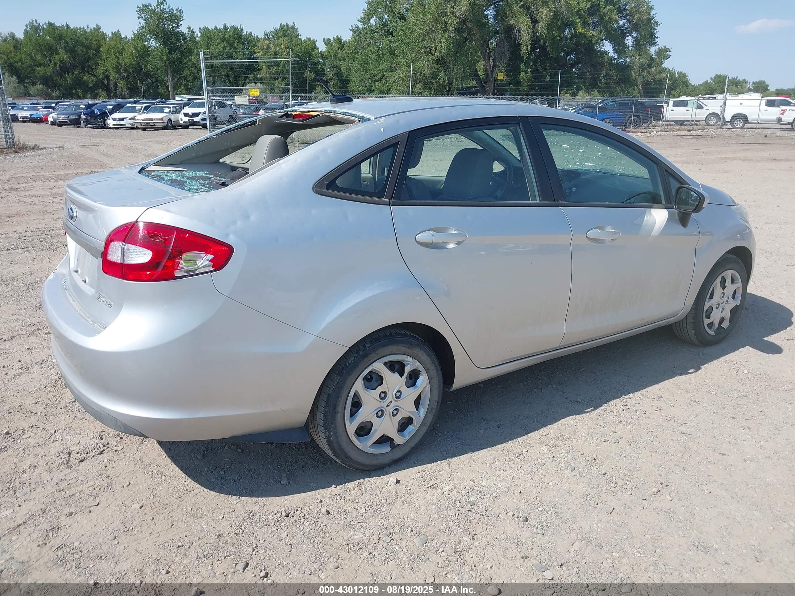 FORD FIESTA image 4