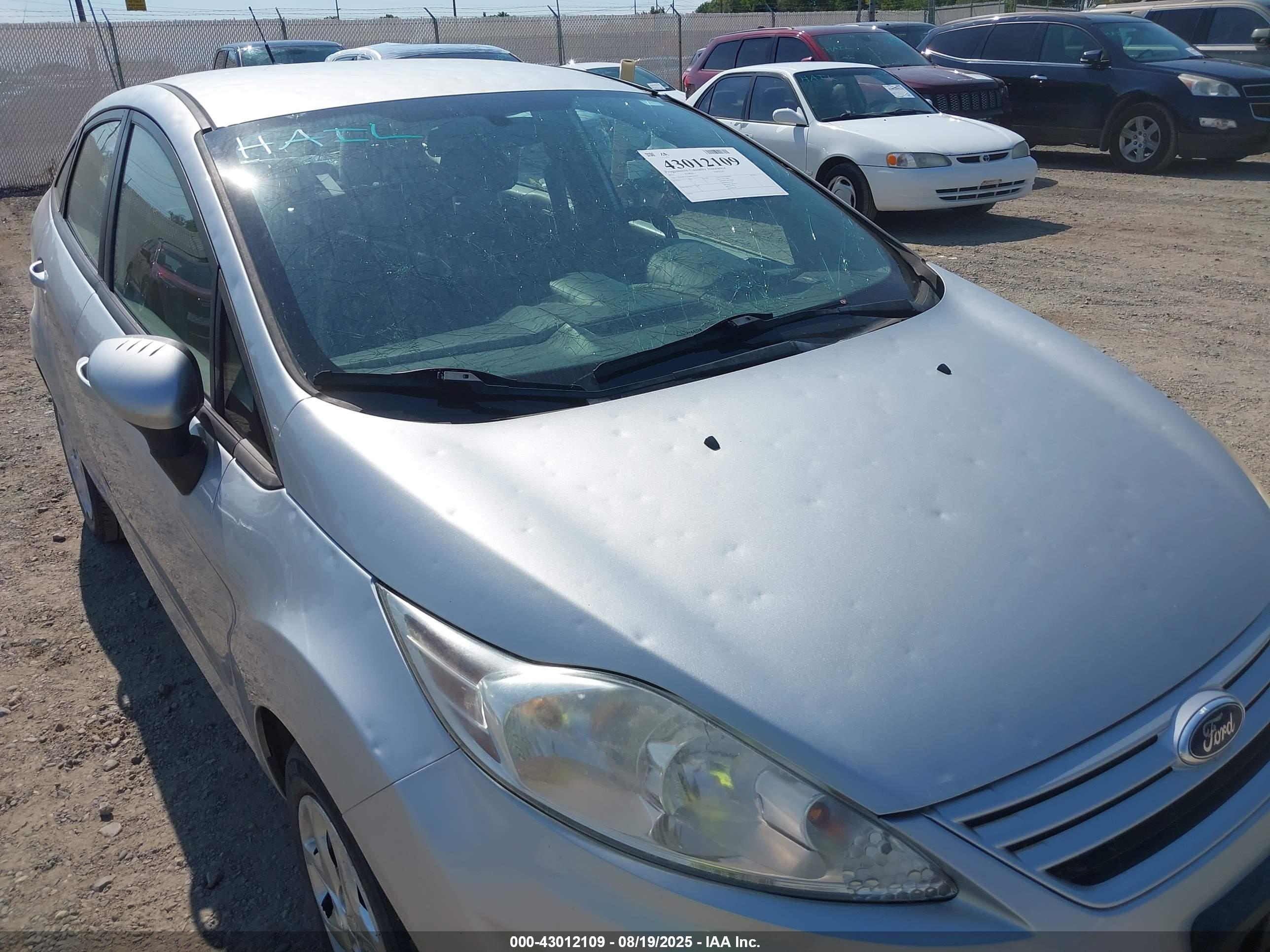 FORD FIESTA image 6