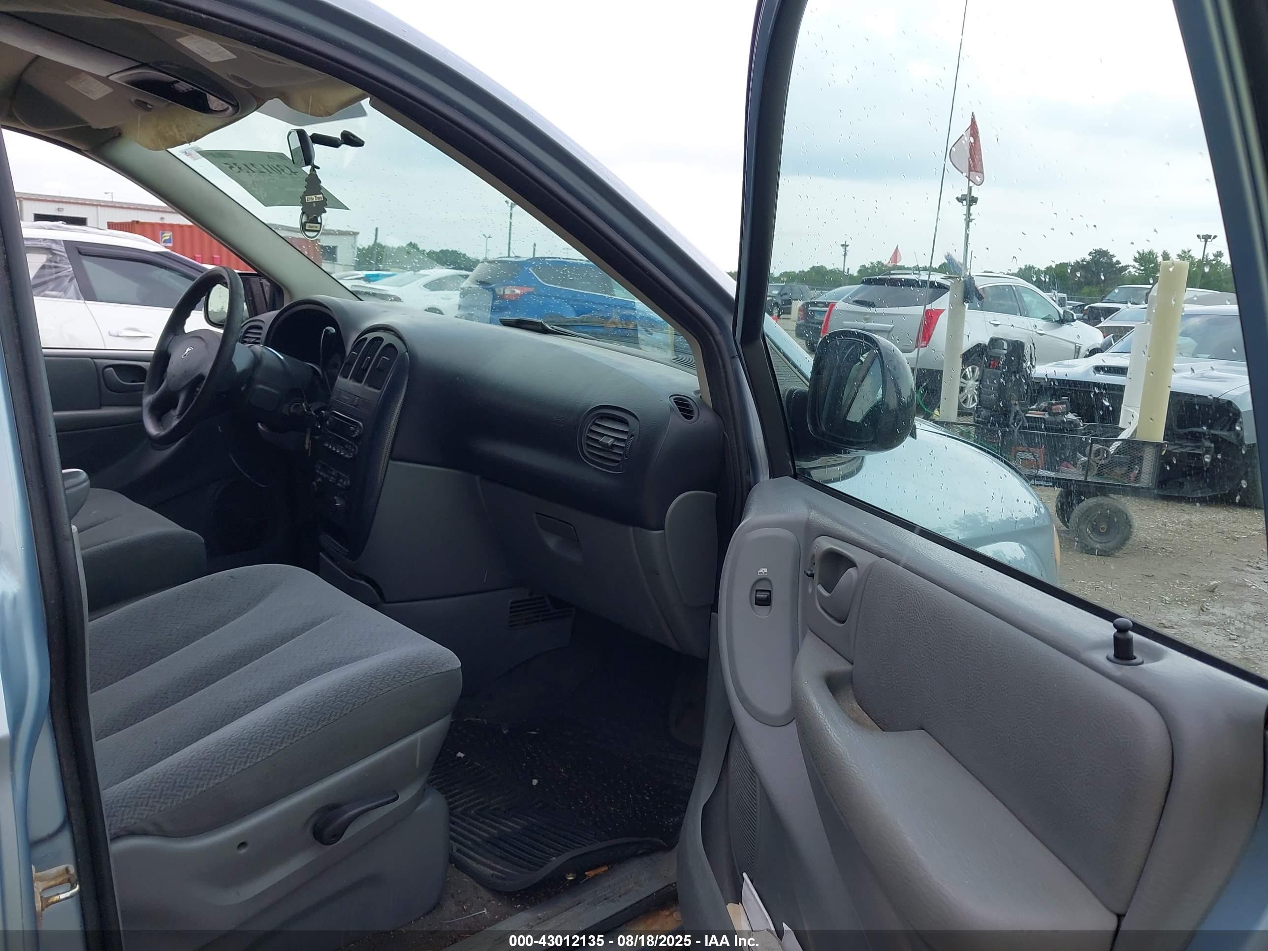 DODGE CARAVAN image 5