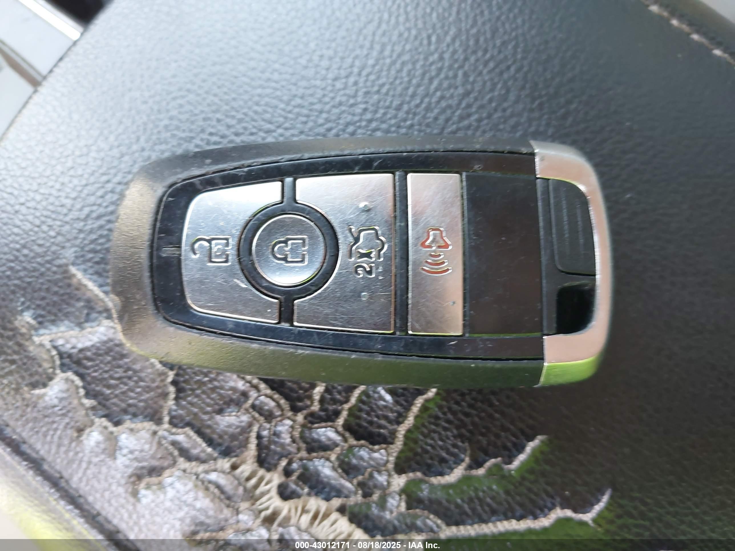 FORD FUSION image 11