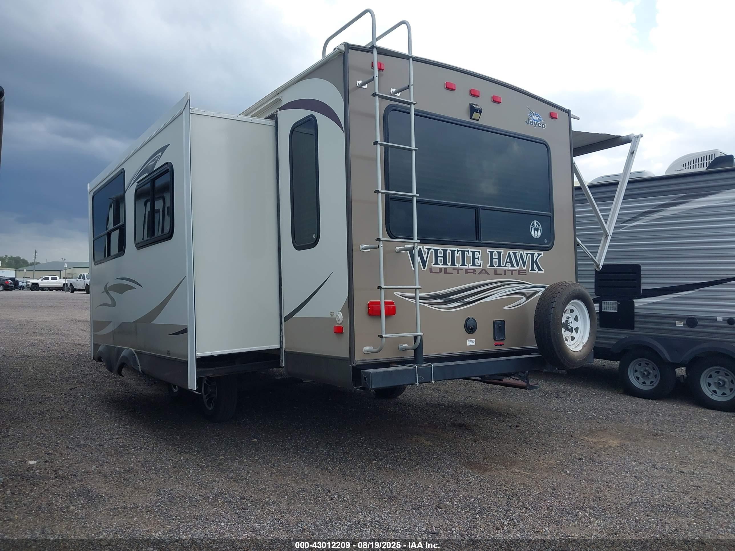 JAYCO WHITE image 3