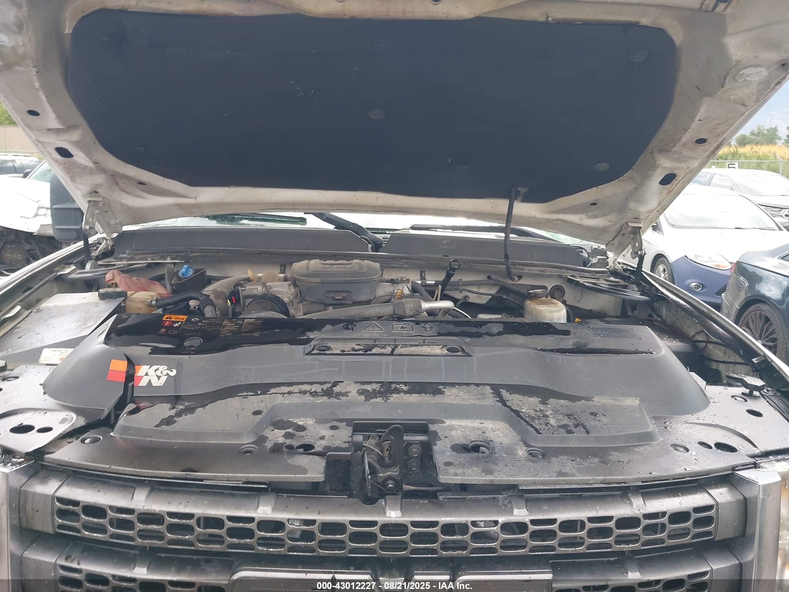 GMC SIERRA image 10