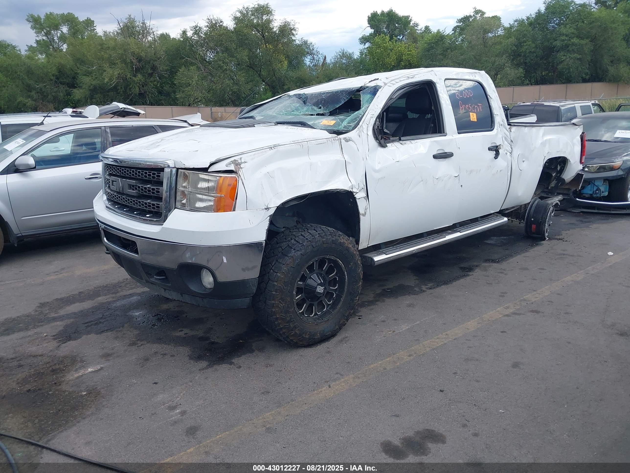 GMC SIERRA image 2