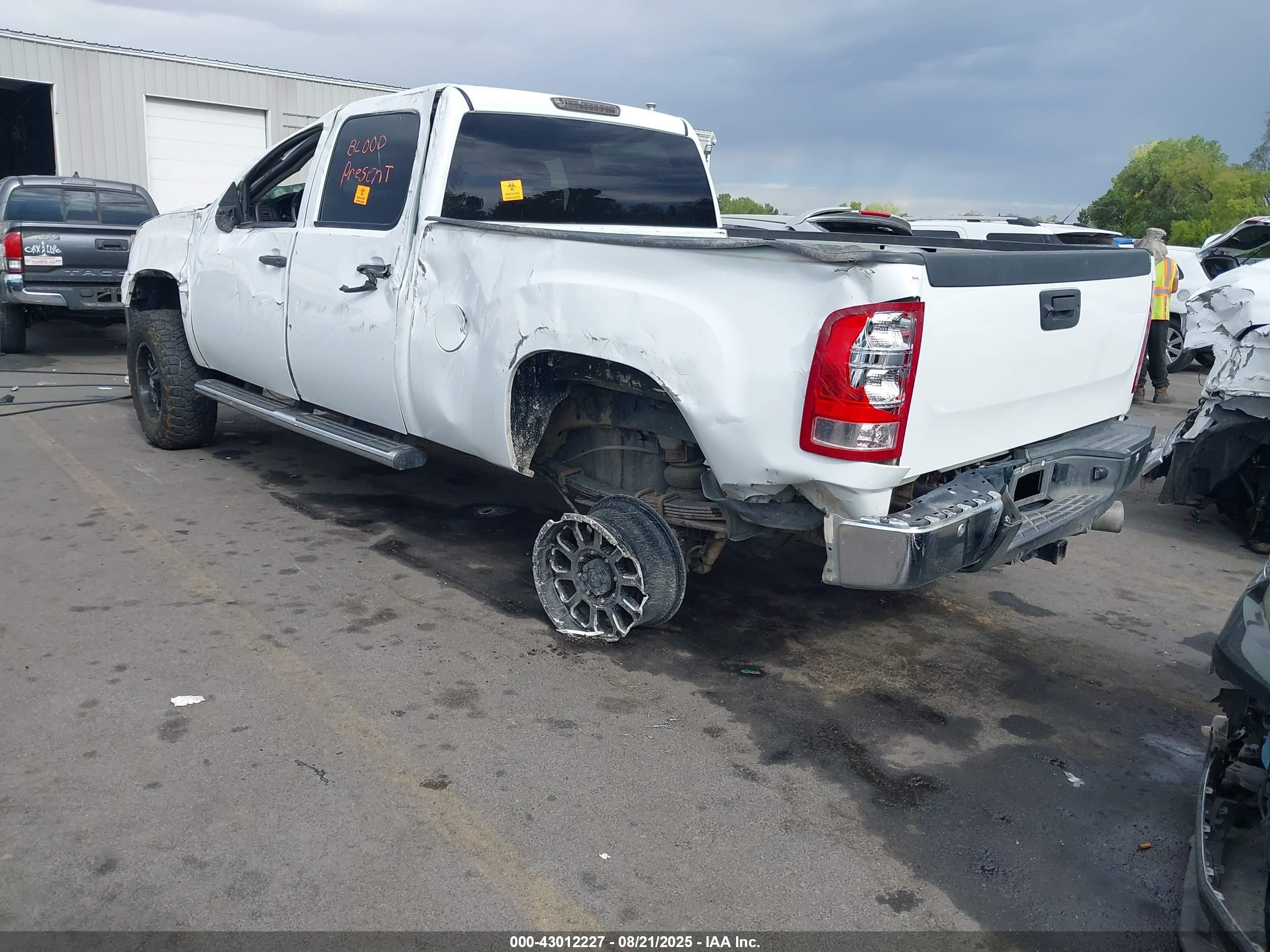 GMC SIERRA image 3