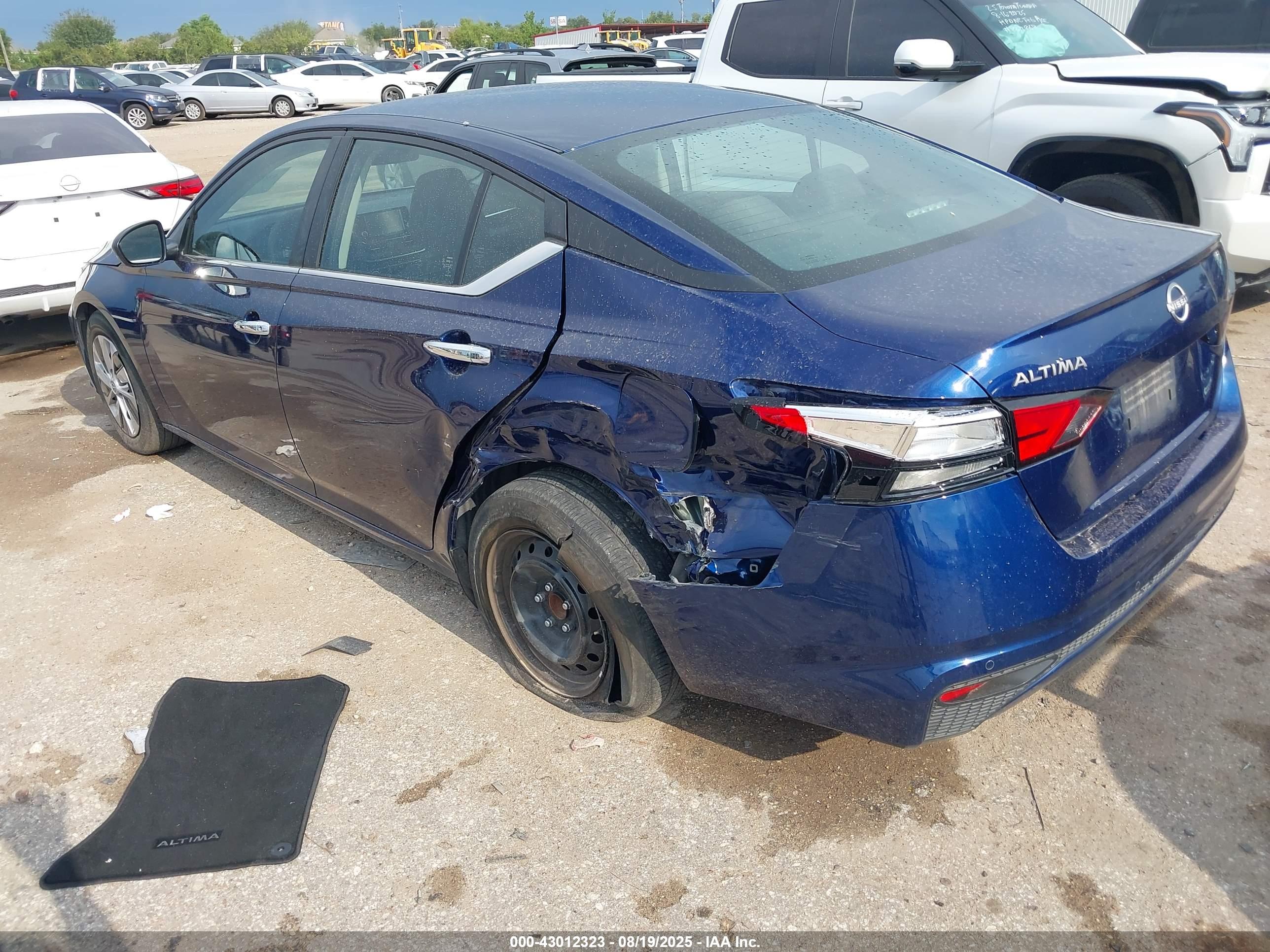 NISSAN ALTIMA image 3