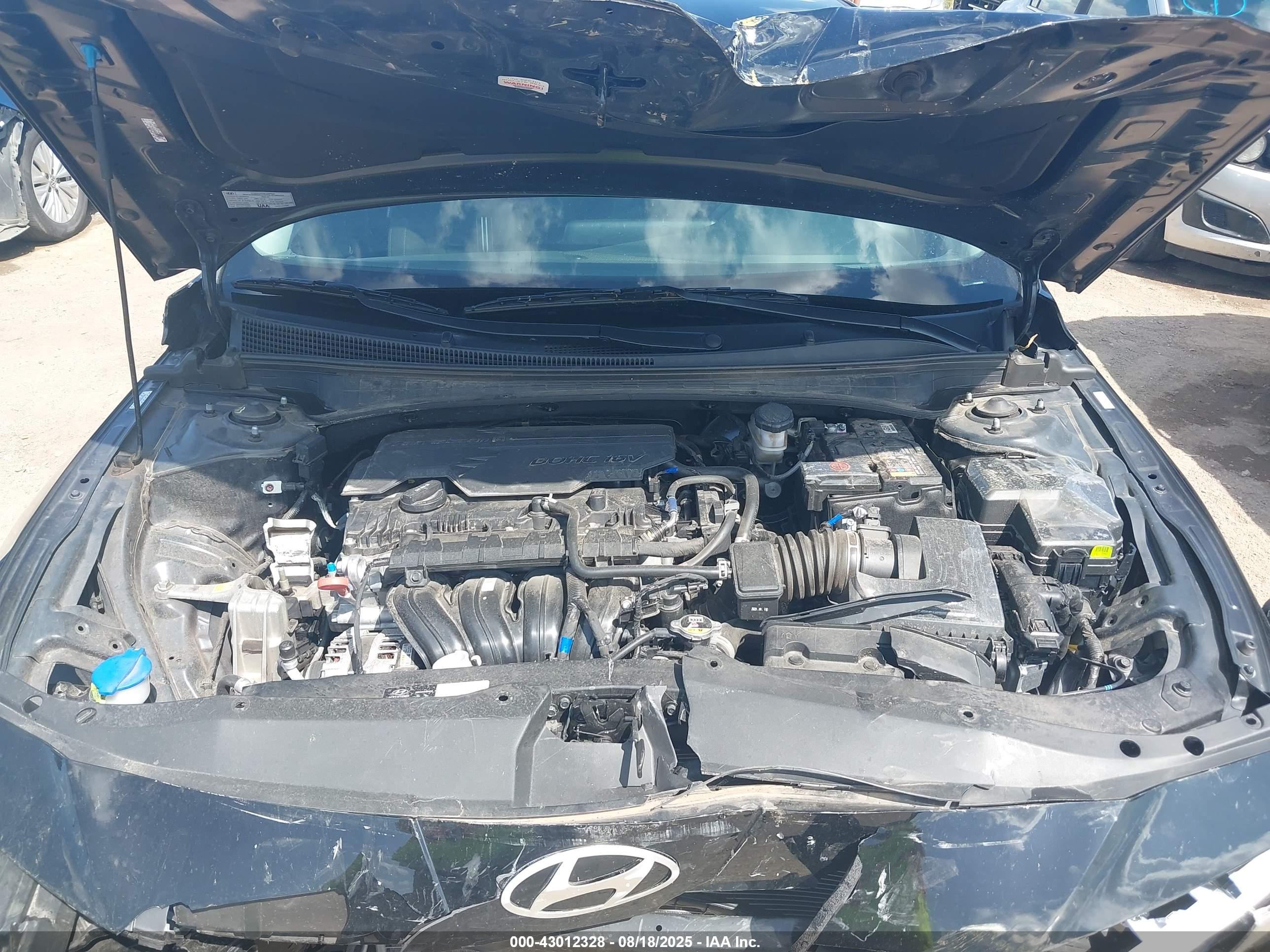 HYUNDAI ELANTRA image 10