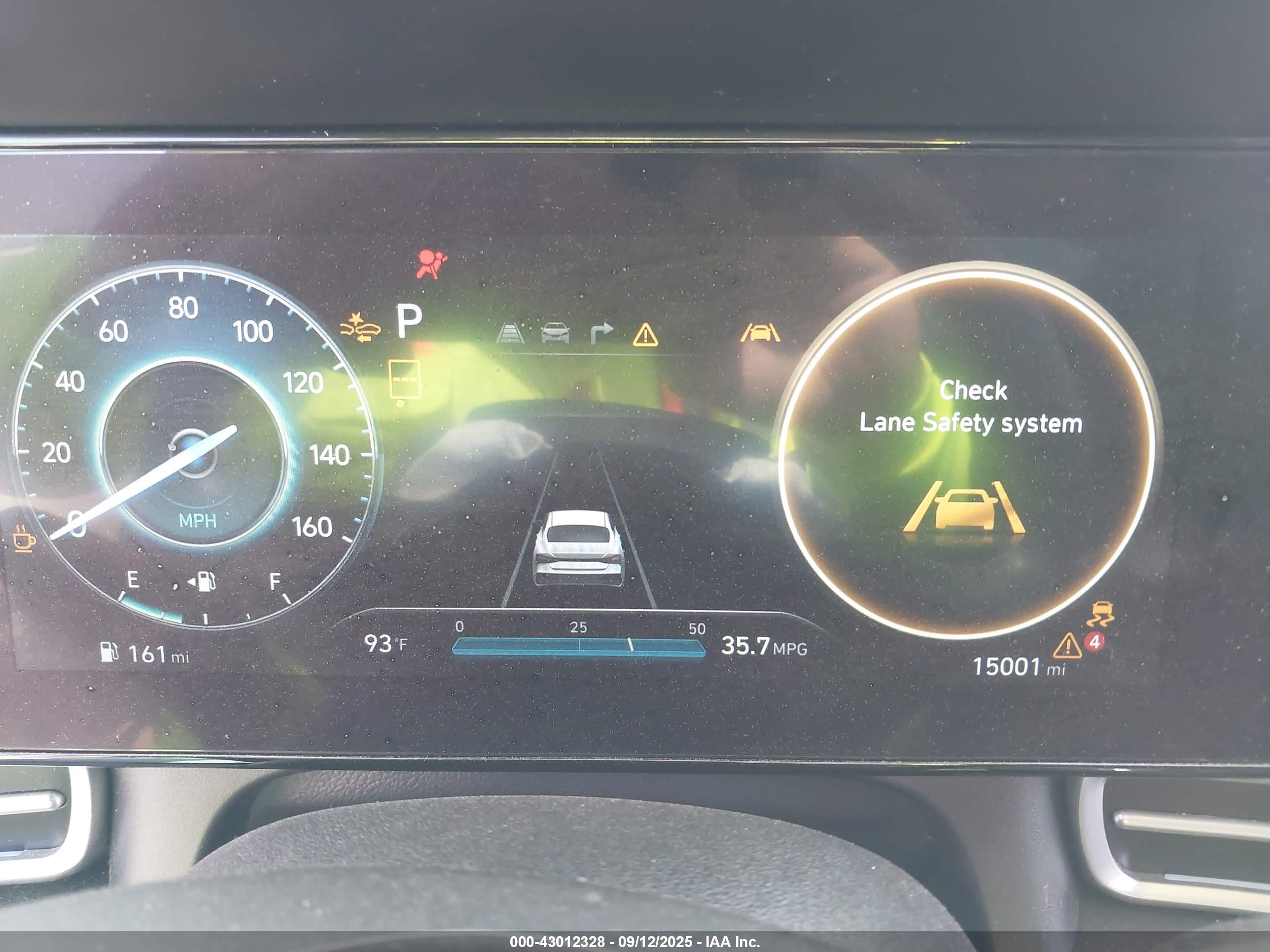 HYUNDAI ELANTRA image 7