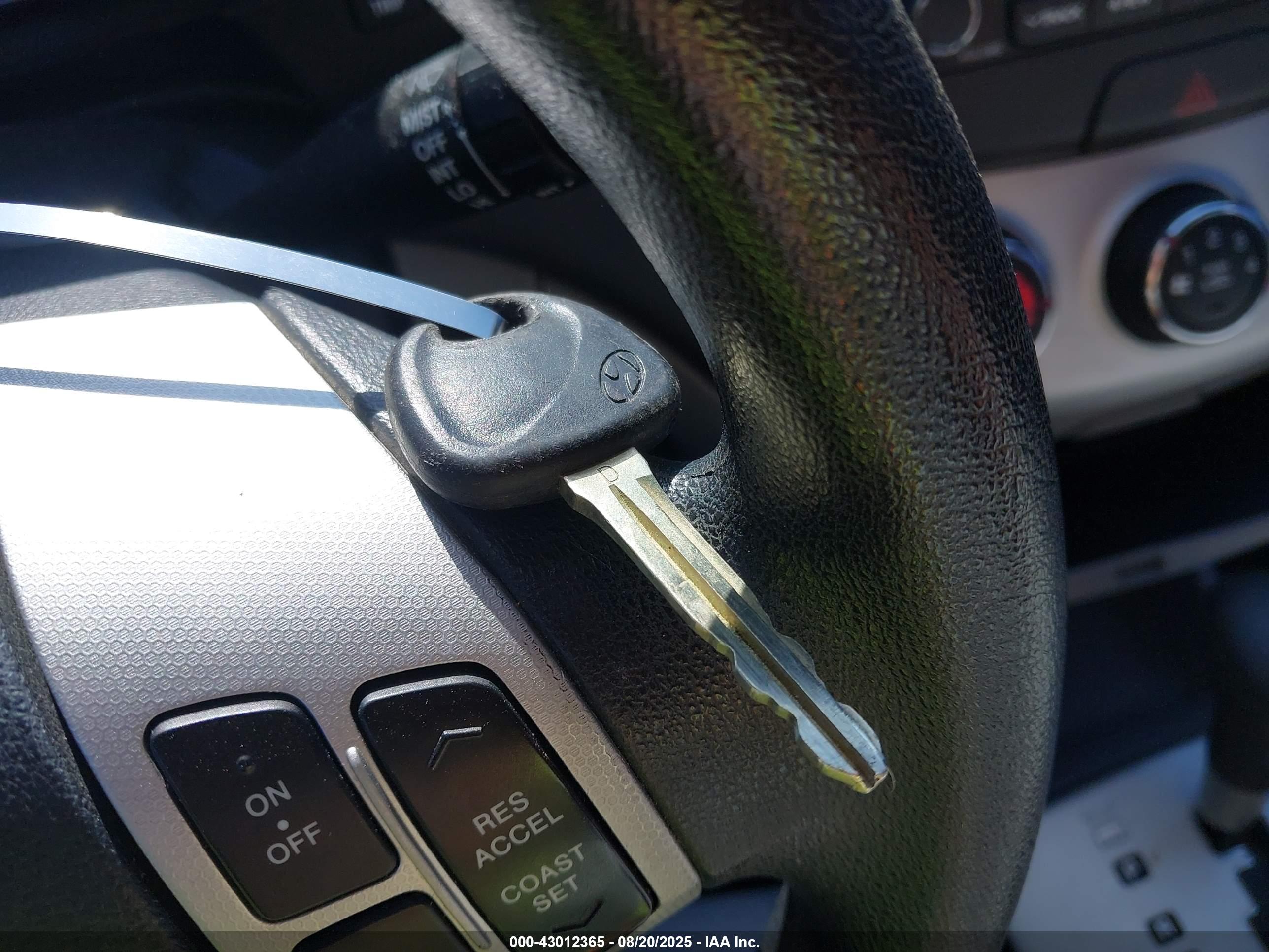 HYUNDAI ELANTRA image 11