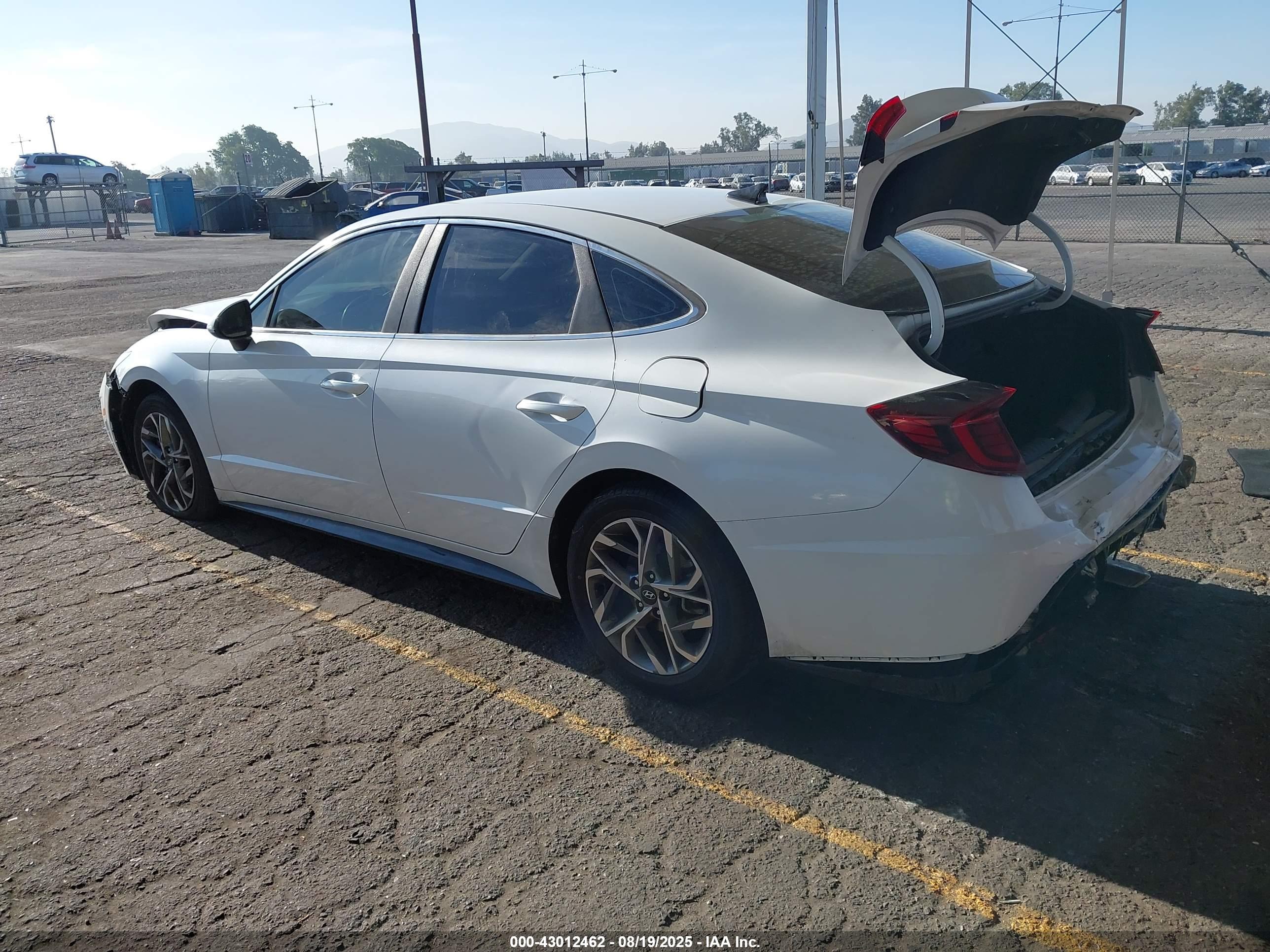 HYUNDAI SONATA image 3