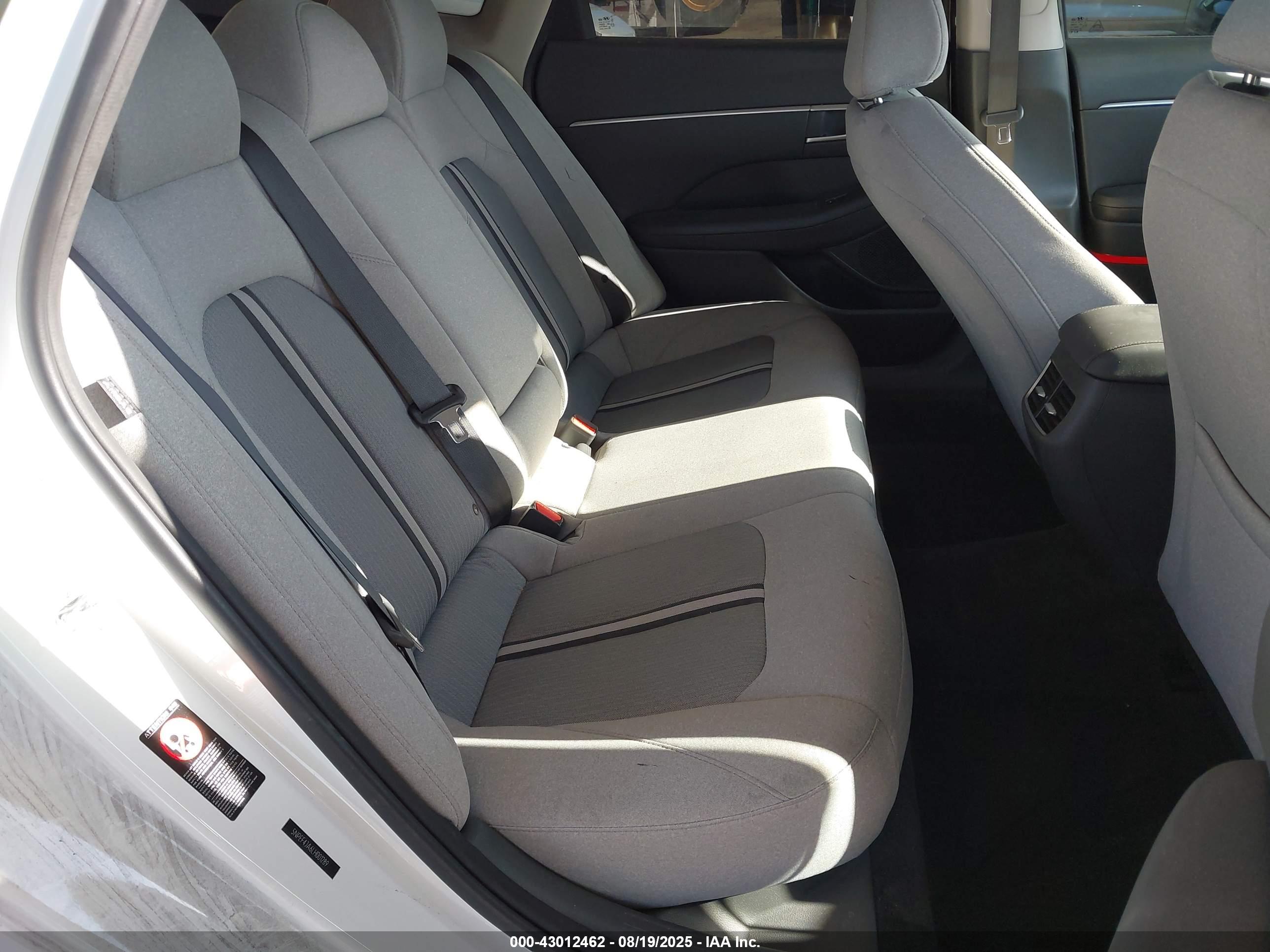HYUNDAI SONATA image 8