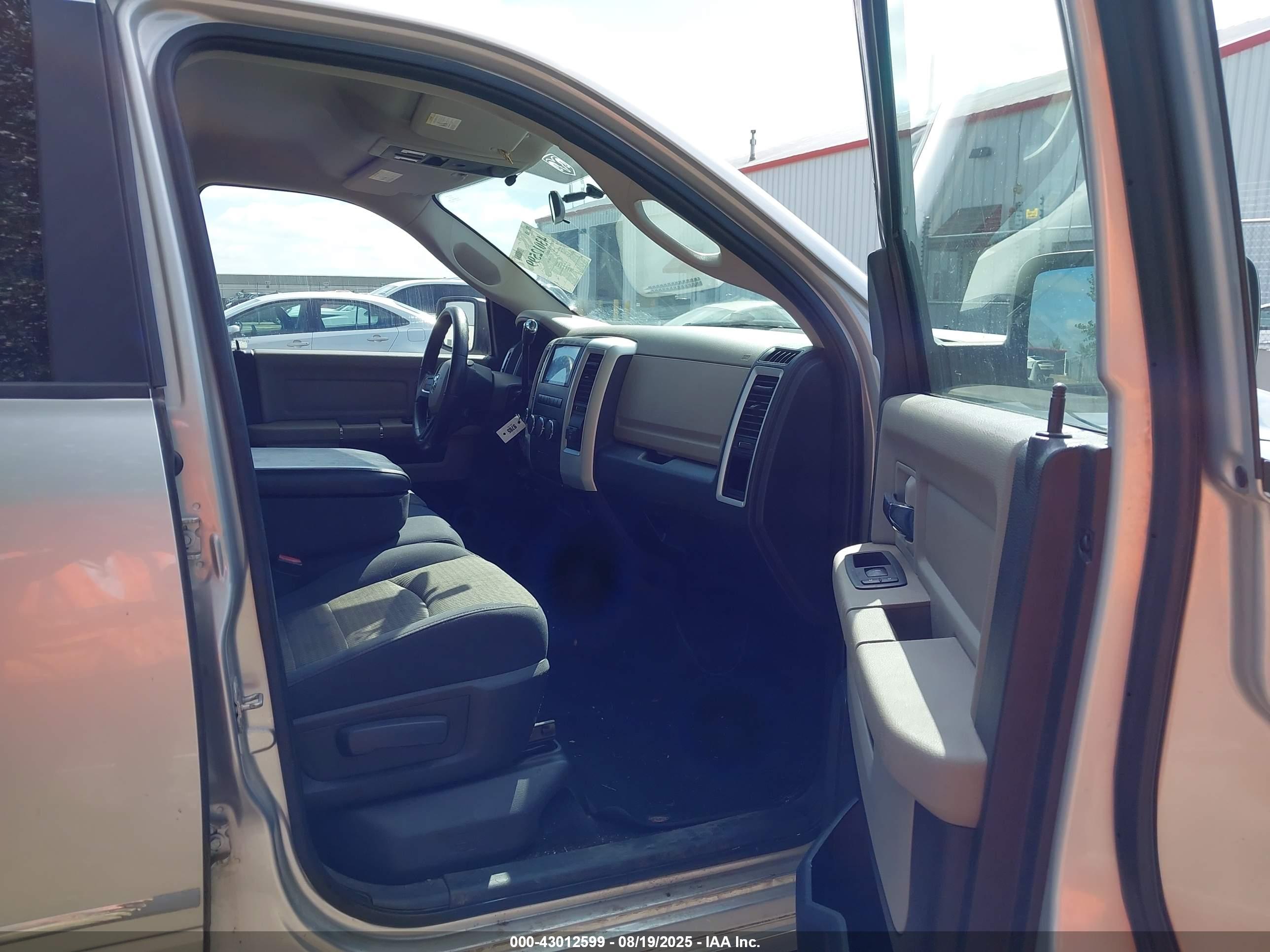 DODGE RAM image 5