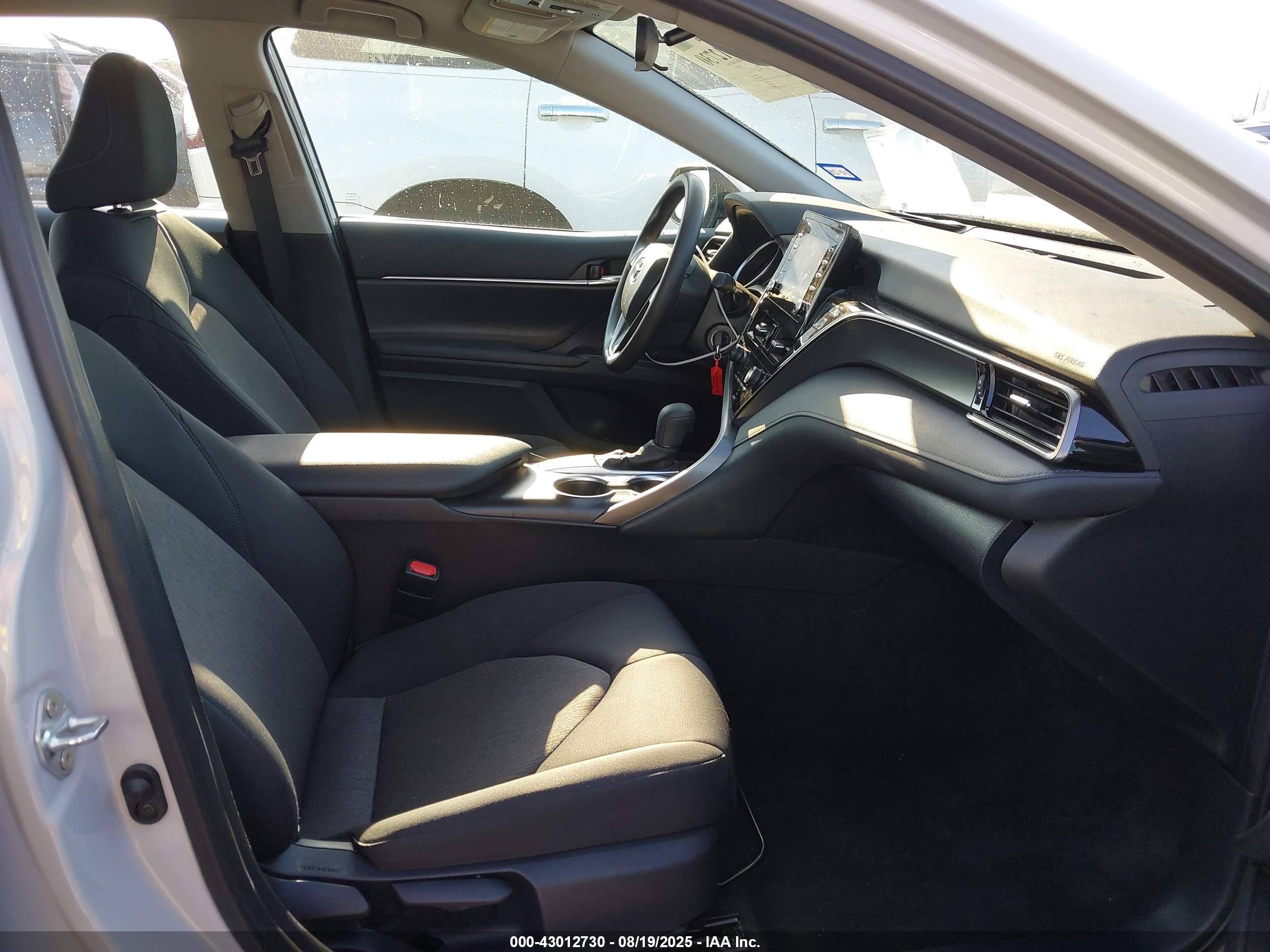 TOYOTA CAMRY image 5