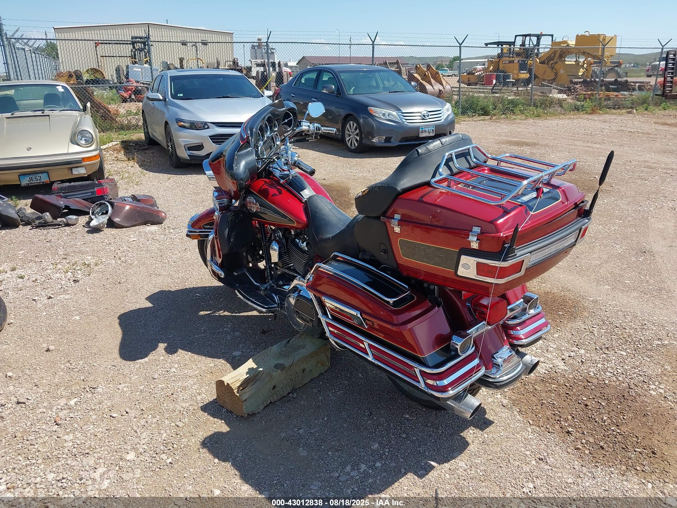 HARLEY-DAVIDSON FLHTCUI image 3