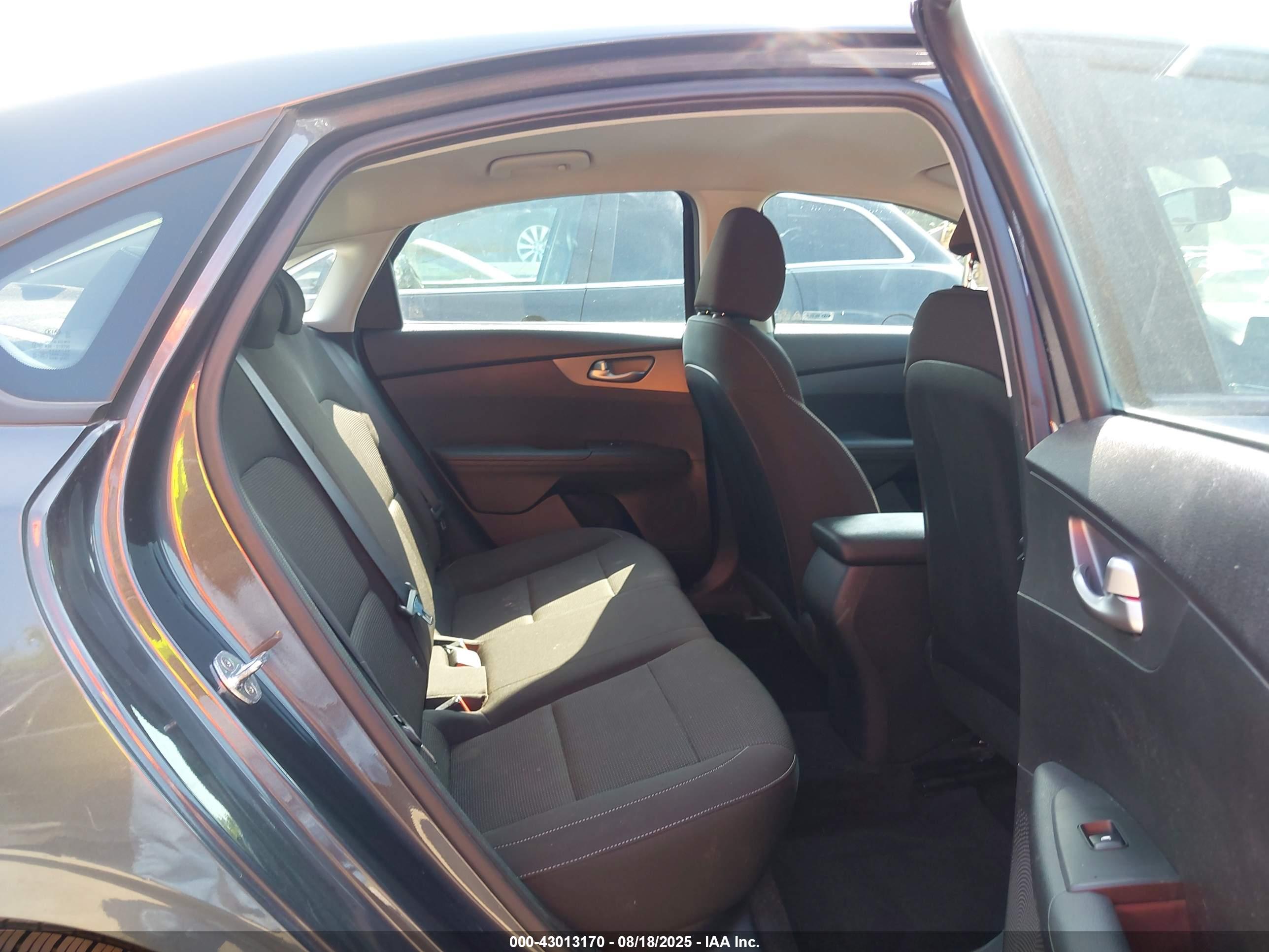 KIA FORTE image 8