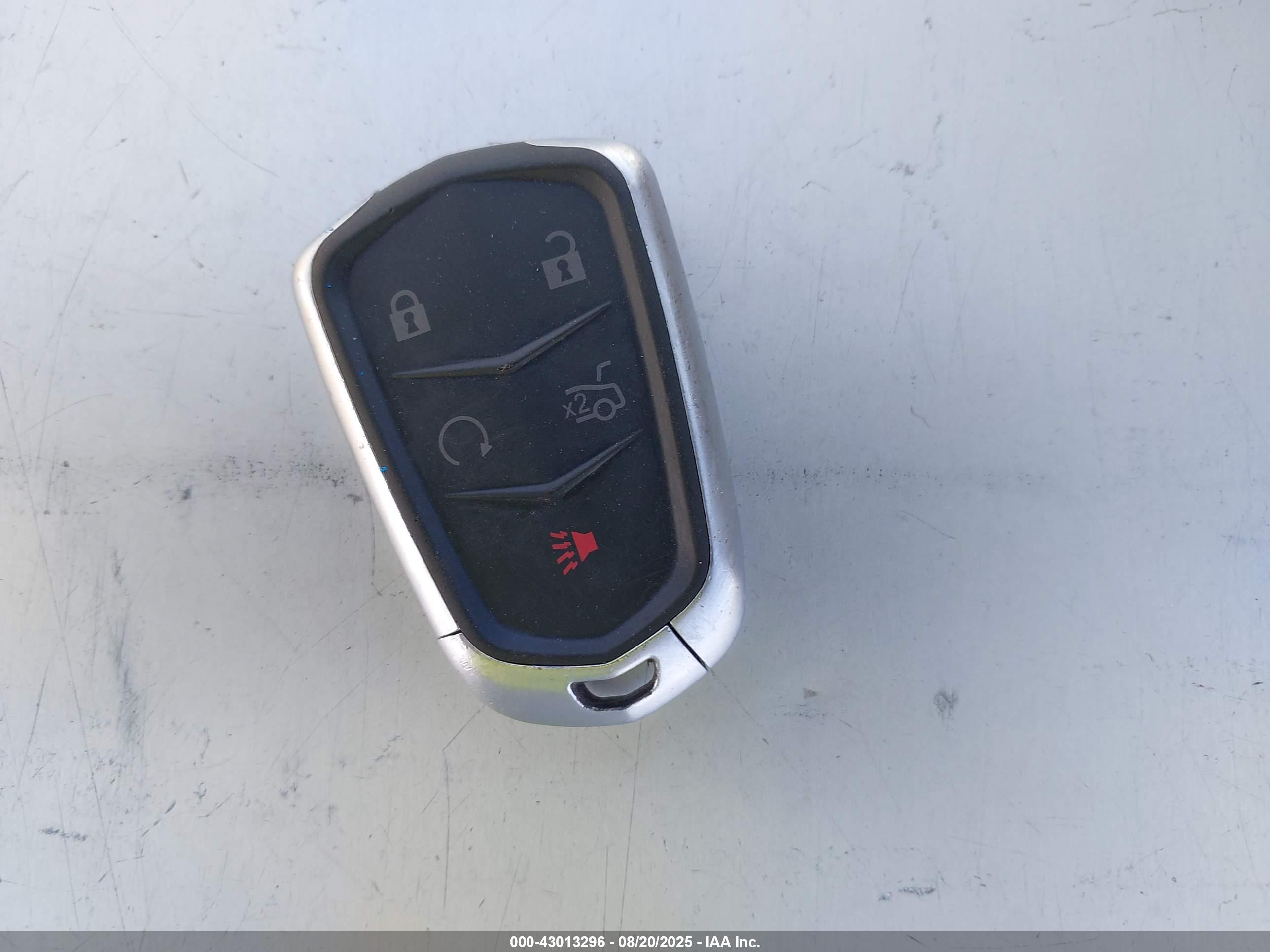 CADILLAC CTS image 11