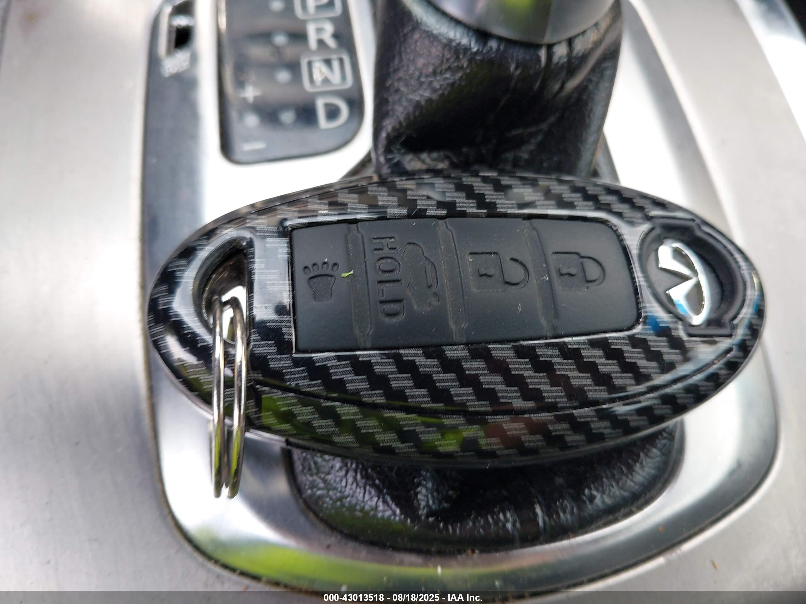 INFINITI Q40 image 11