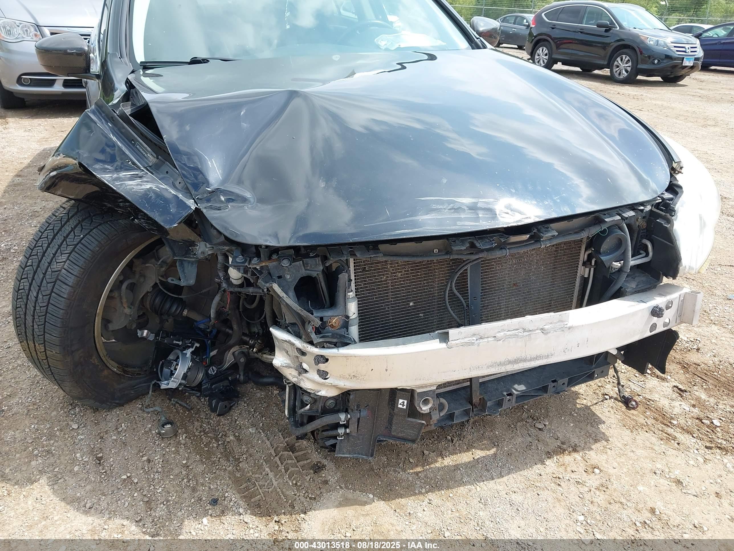 INFINITI Q40 image 6
