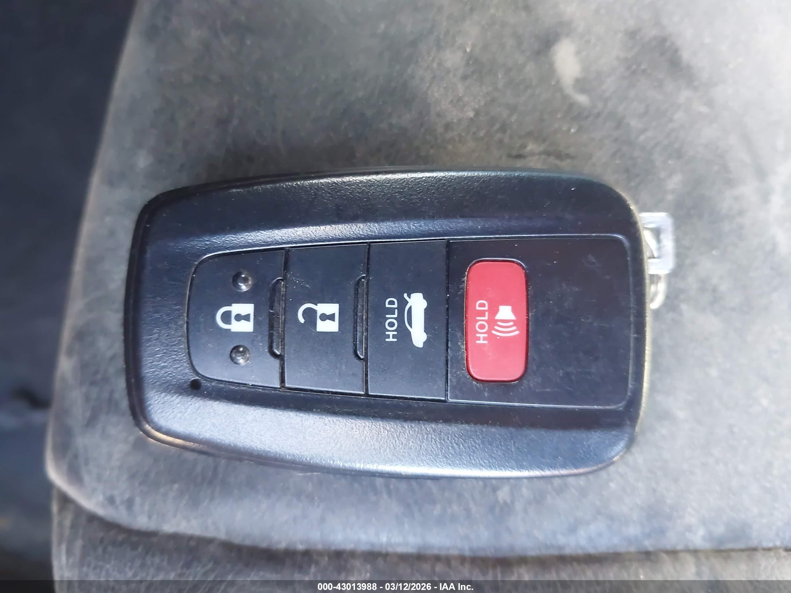 TOYOTA CAMRY image 11