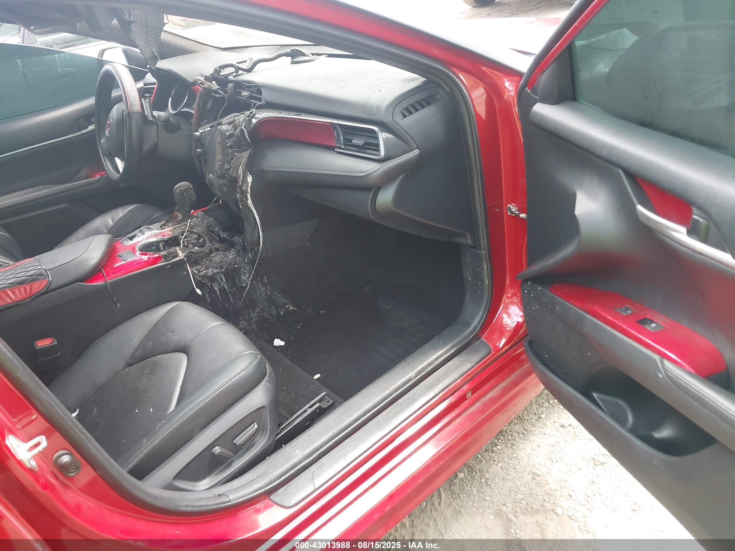 TOYOTA CAMRY image 5