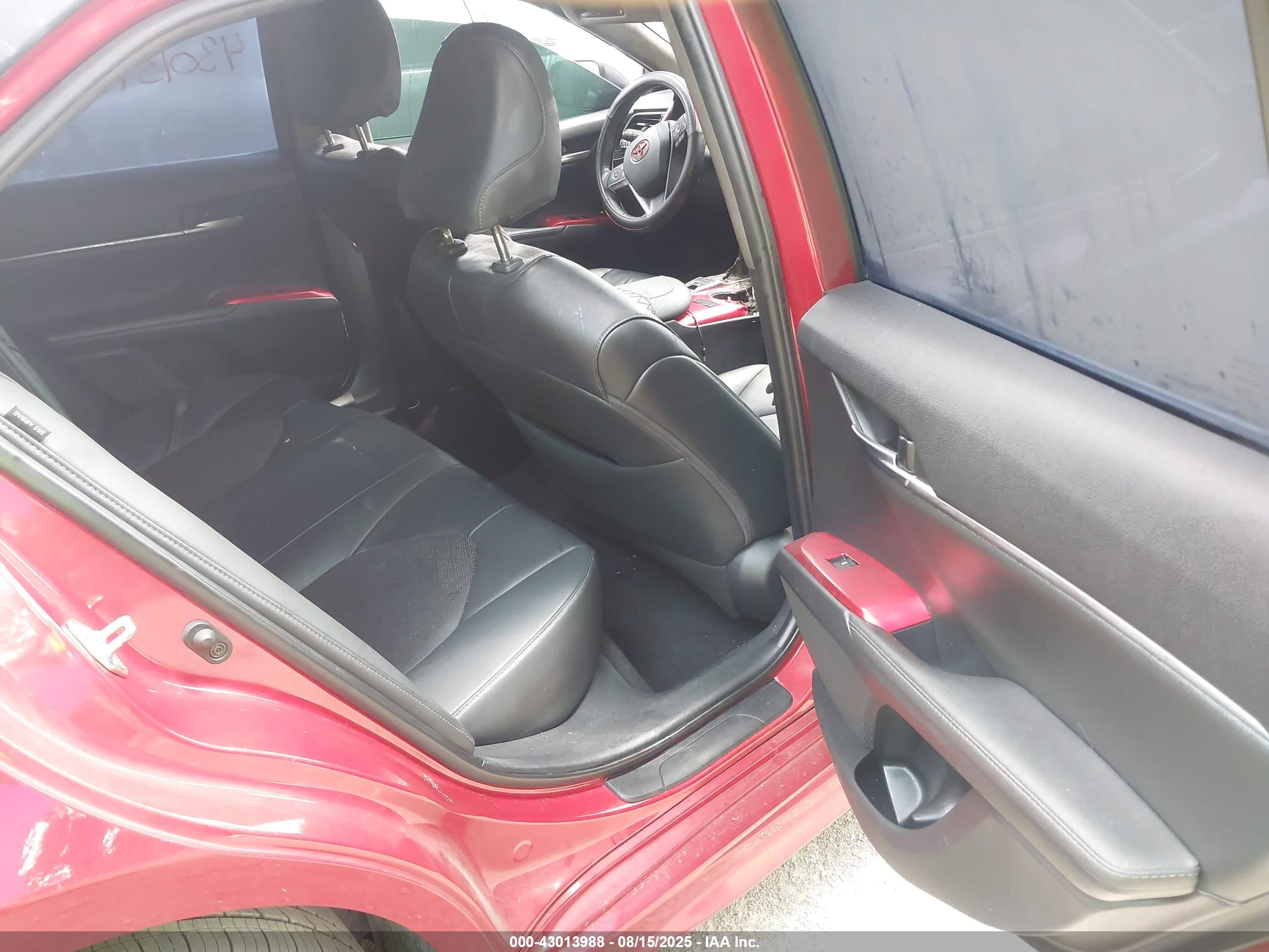 TOYOTA CAMRY image 8