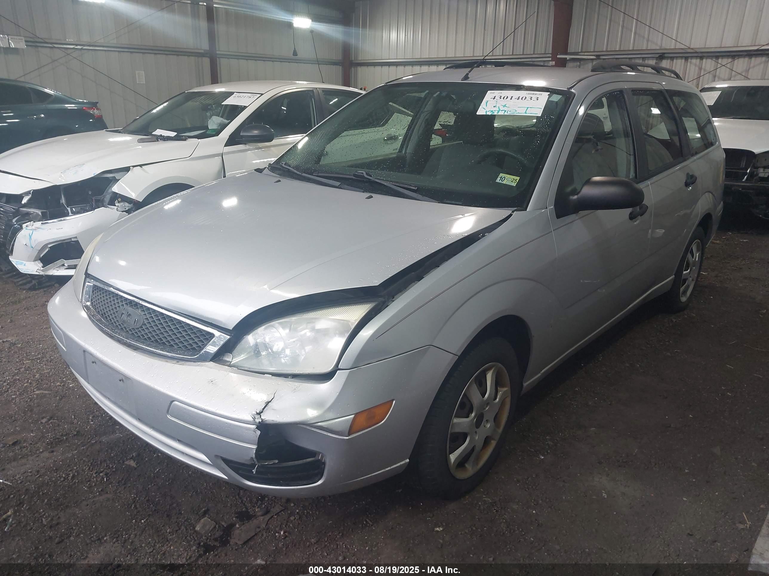 FORD FOCUS image 2