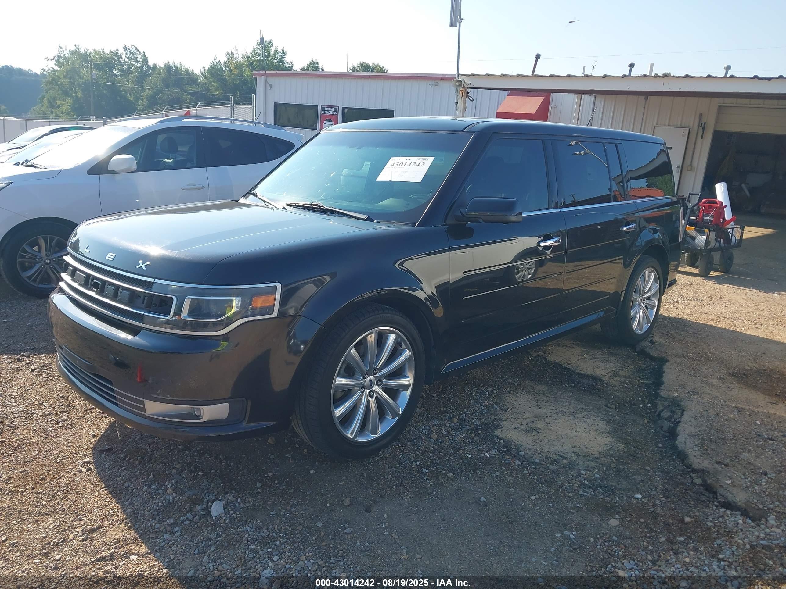 FORD FLEX image 2