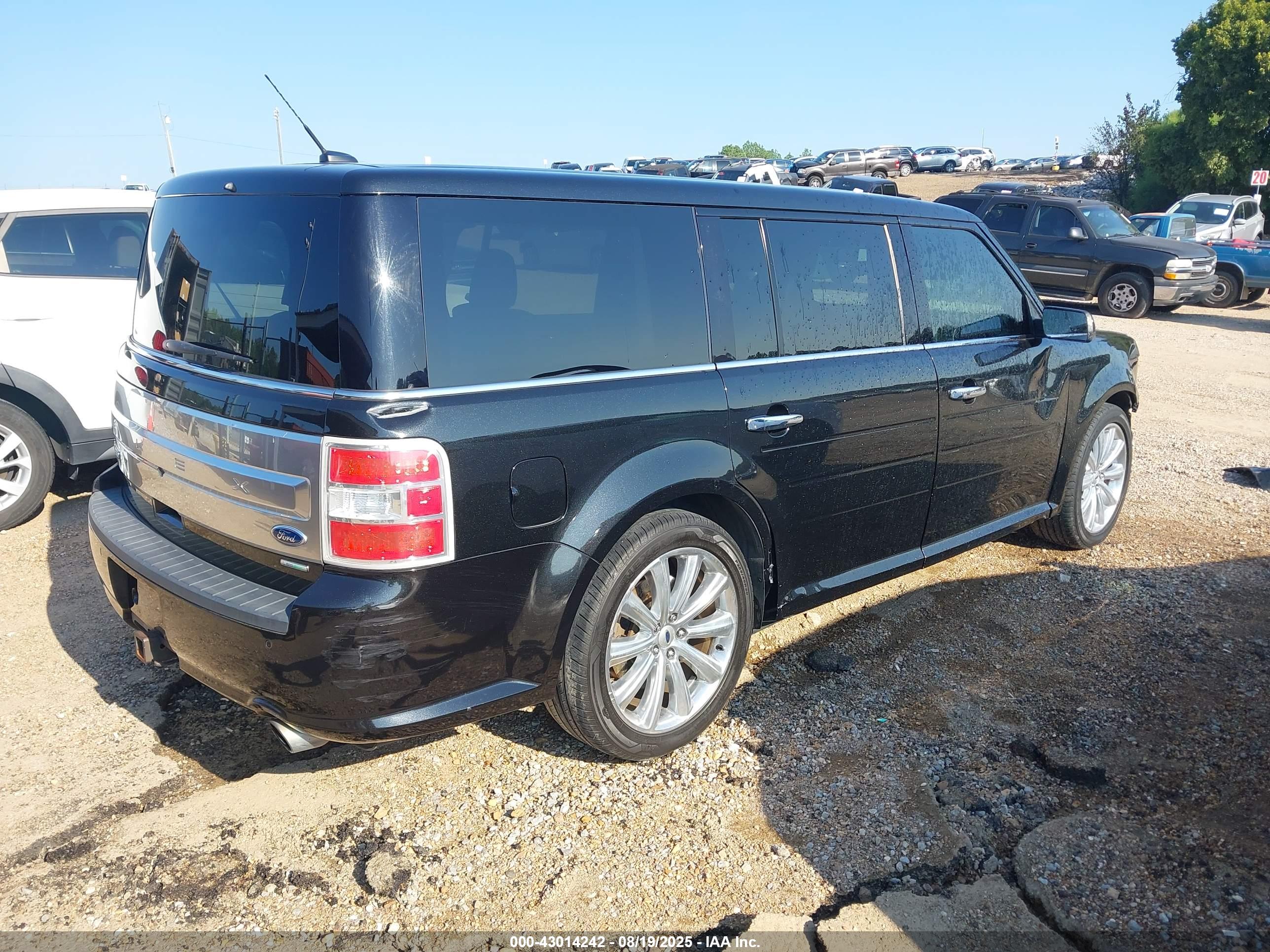 FORD FLEX image 4