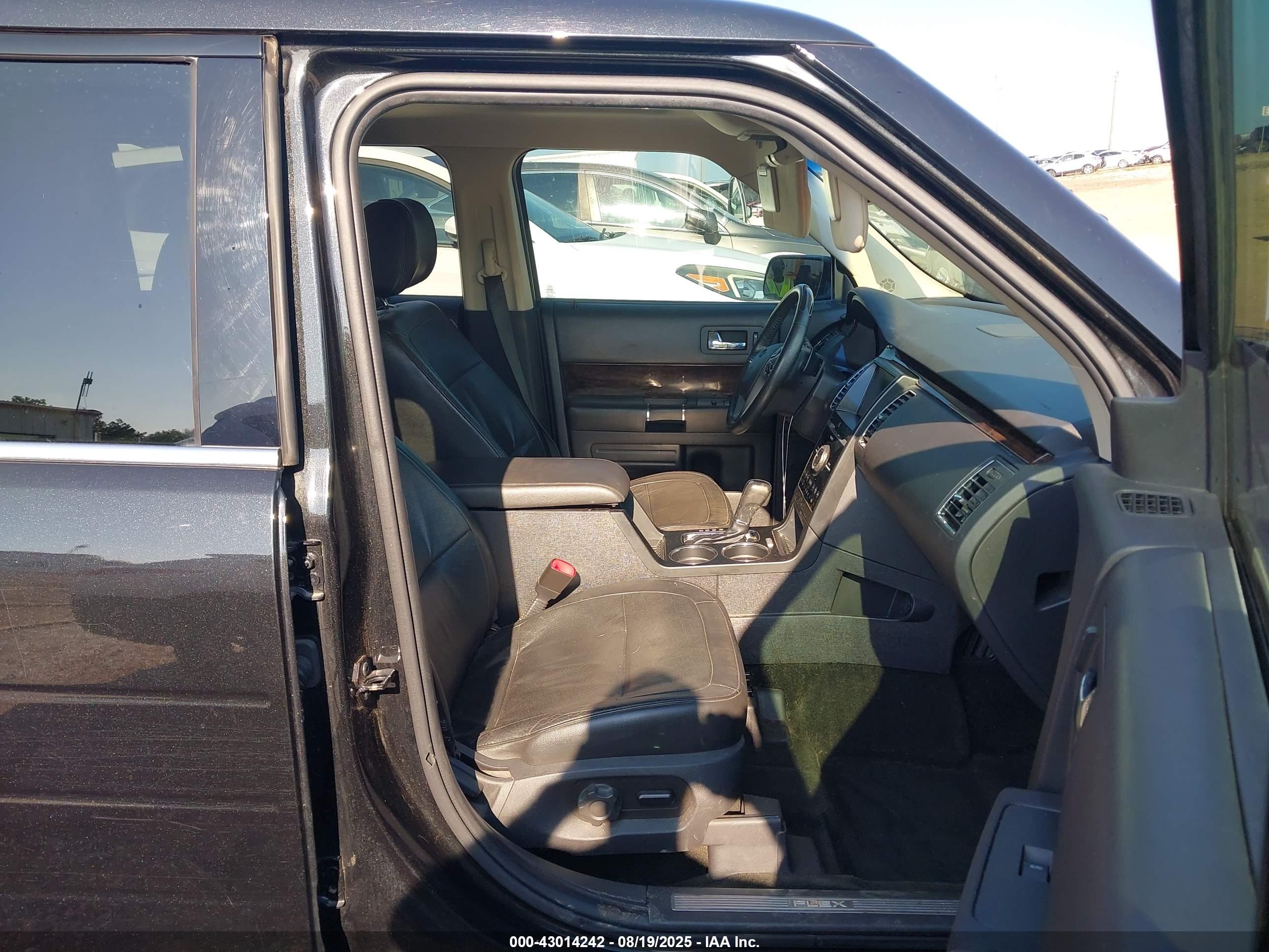 FORD FLEX image 5