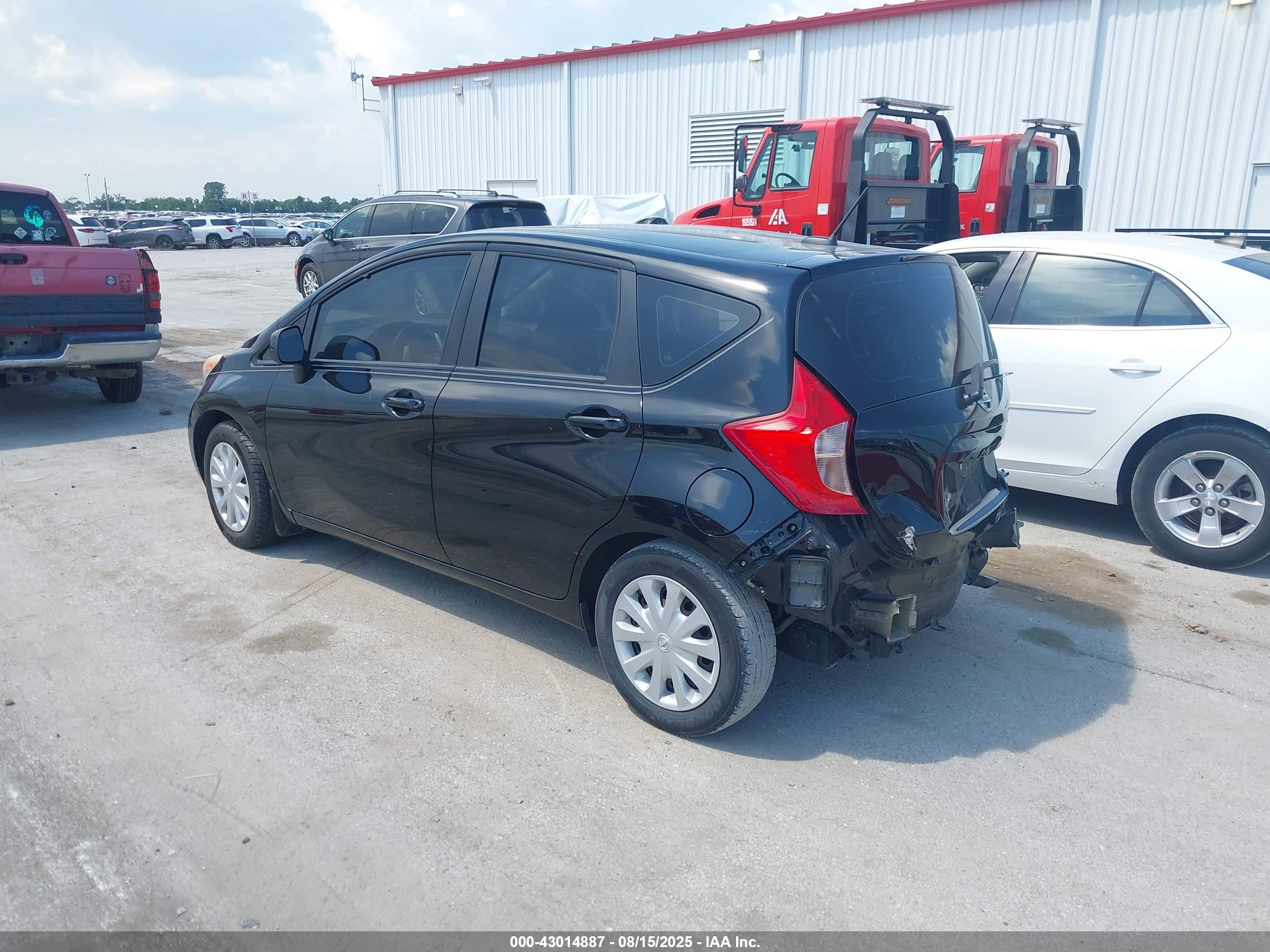 NISSAN VERSA image 3
