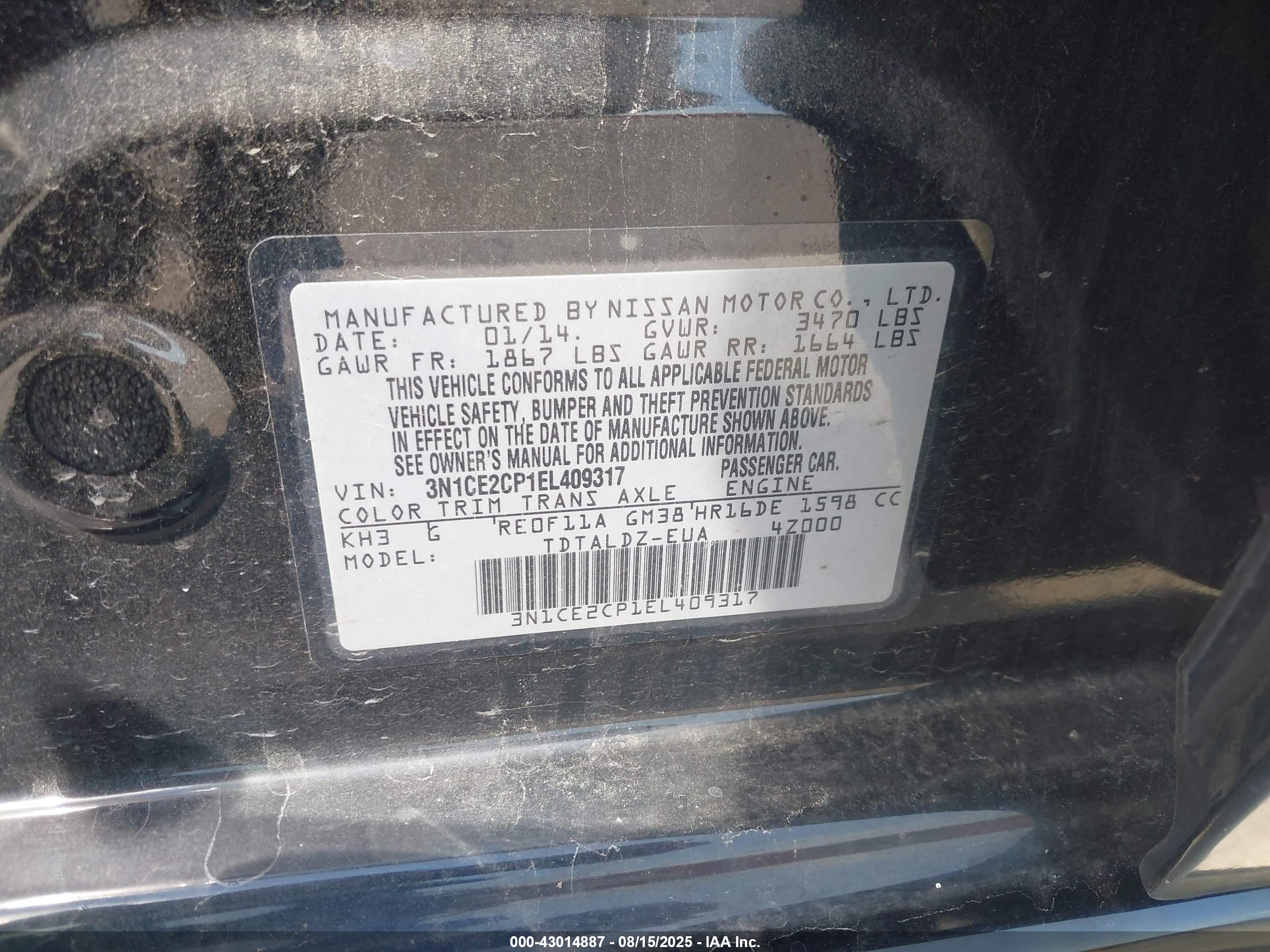 NISSAN VERSA image 9
