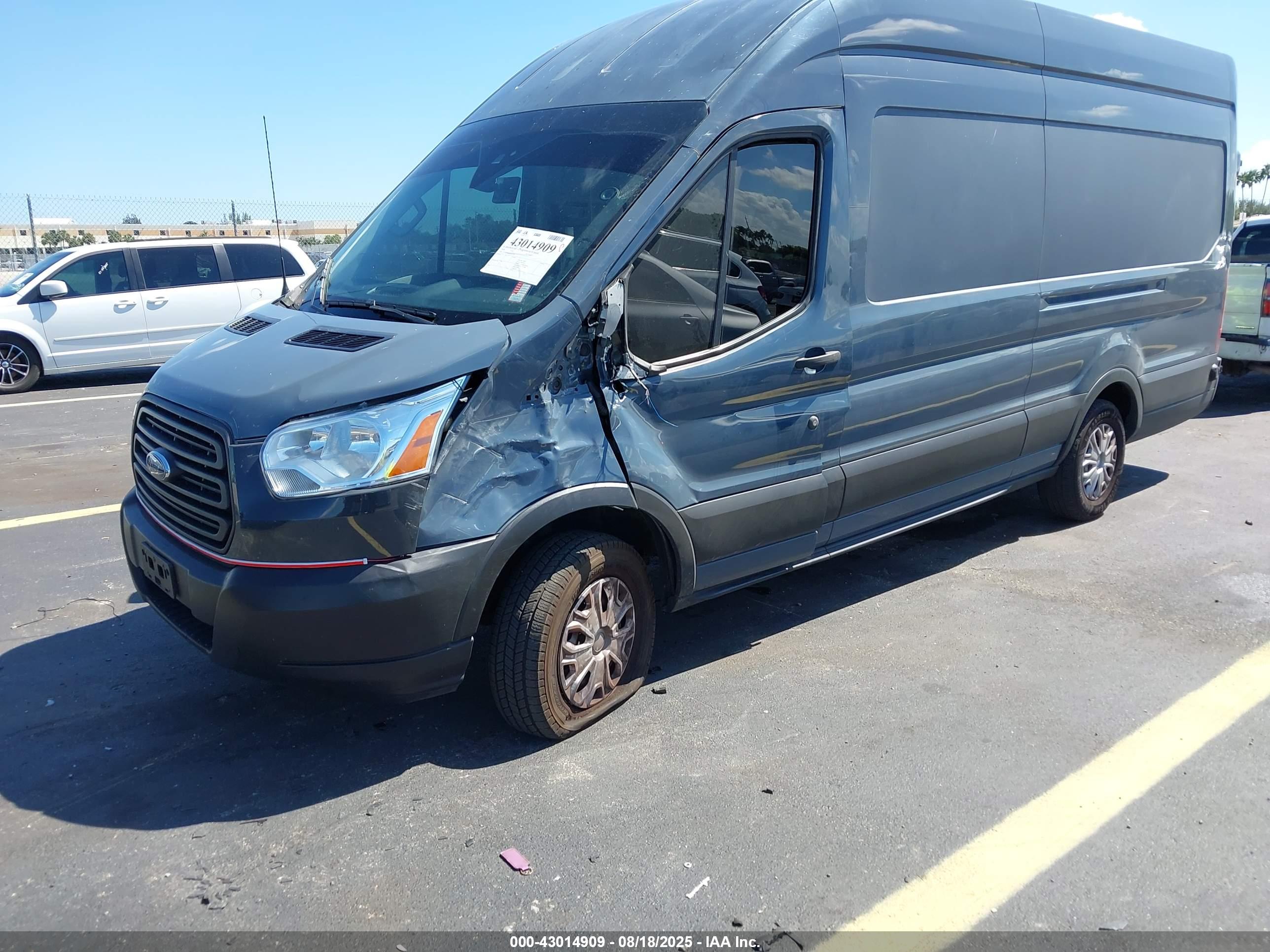 FORD TRANSIT-250 image 2