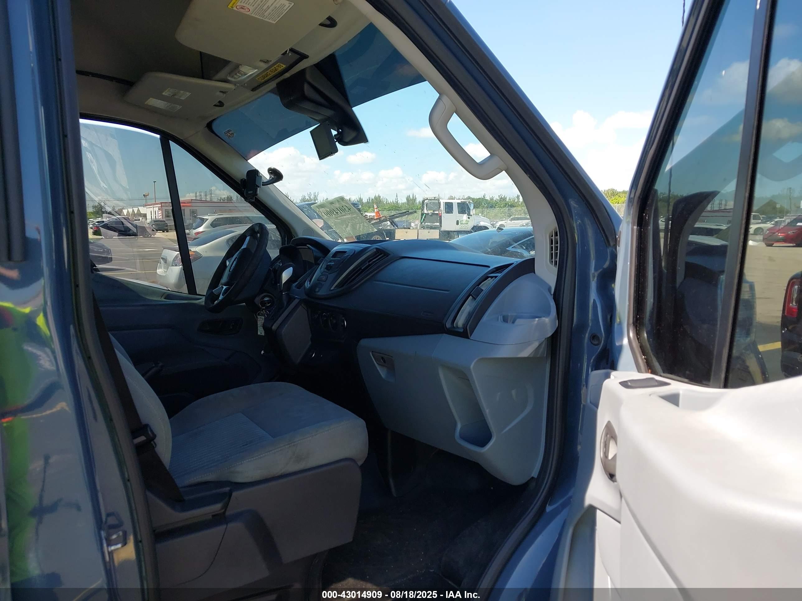 FORD TRANSIT-250 image 5