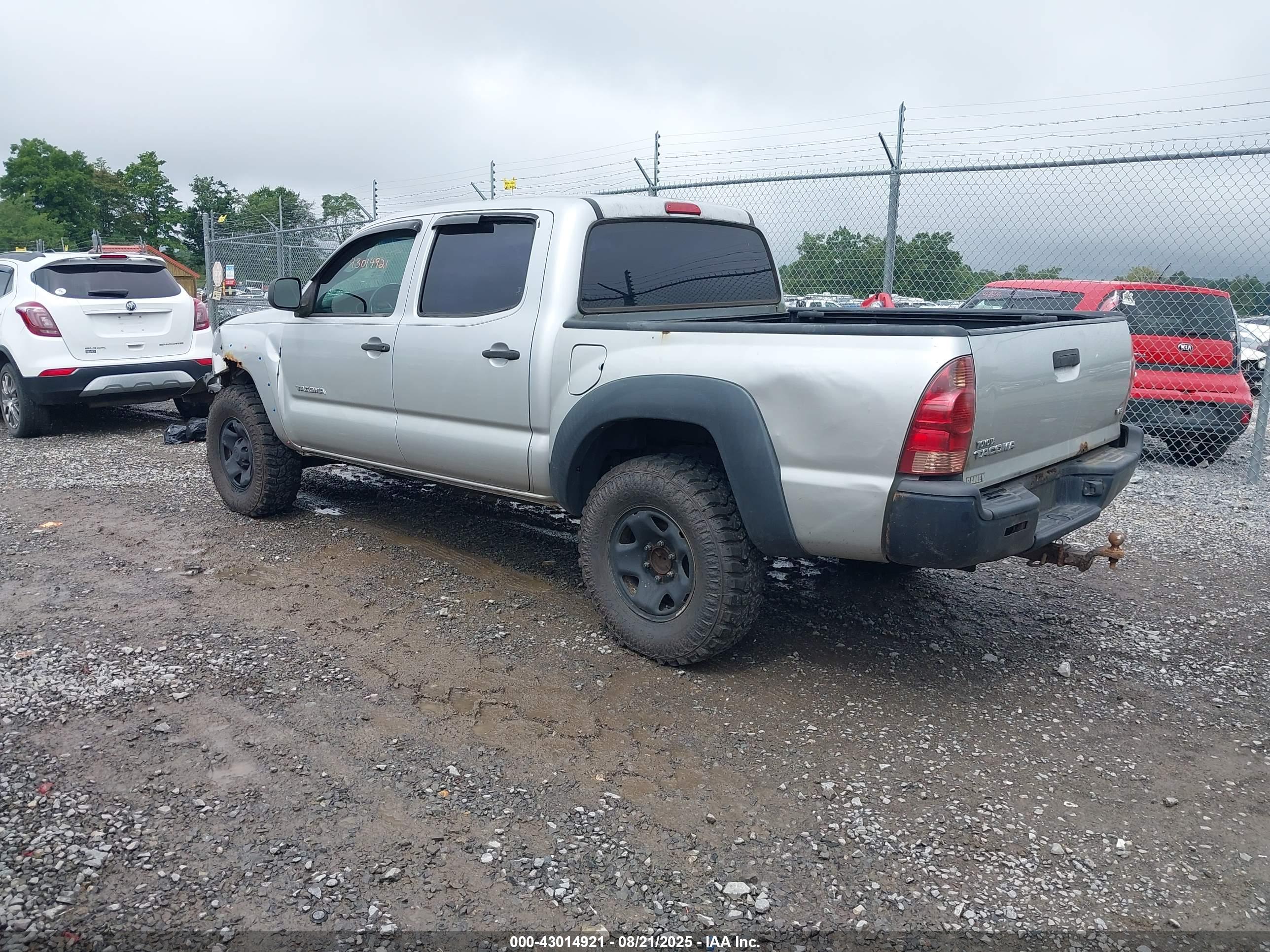 TOYOTA TACOMA image 3