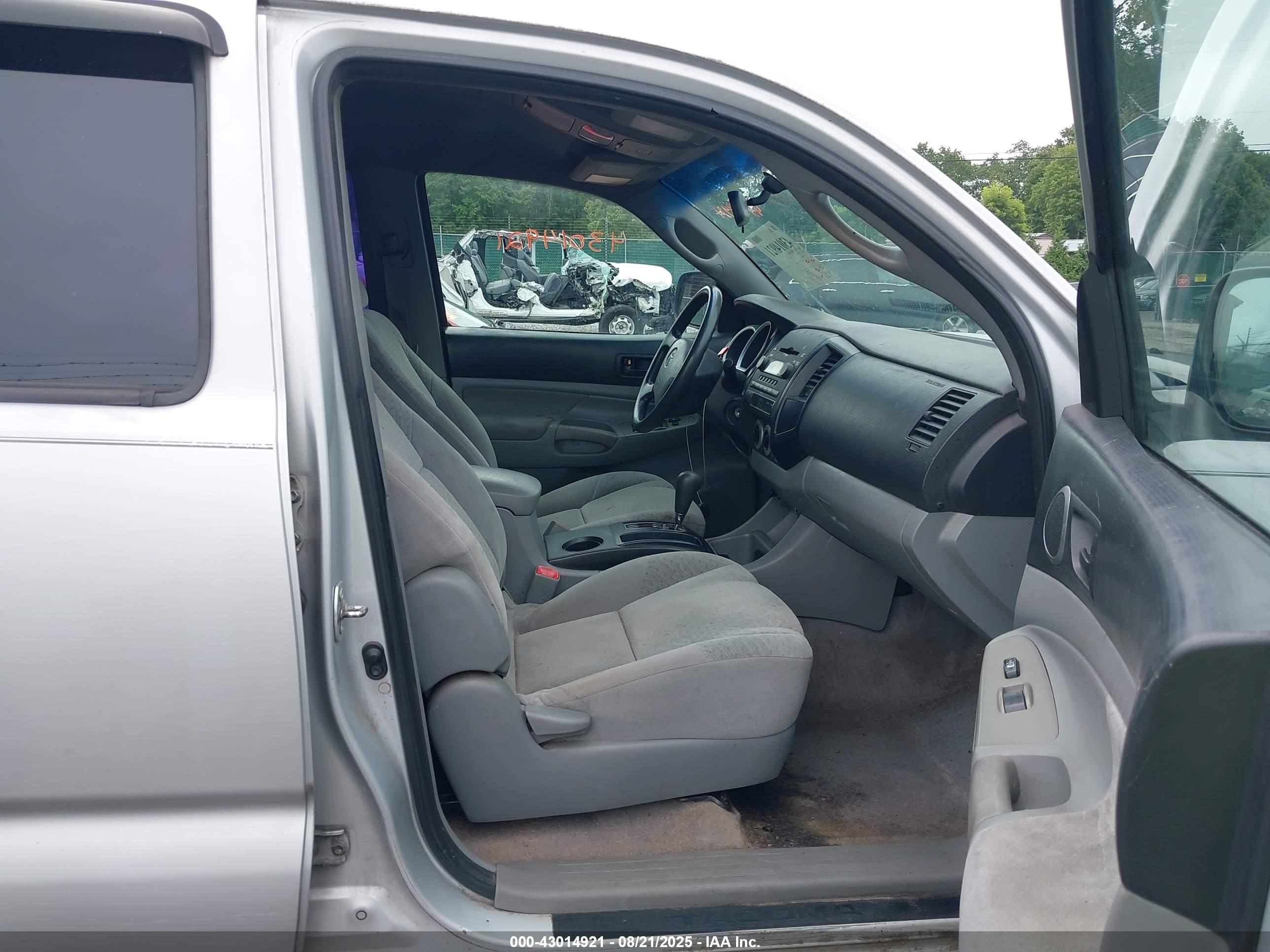 TOYOTA TACOMA image 5