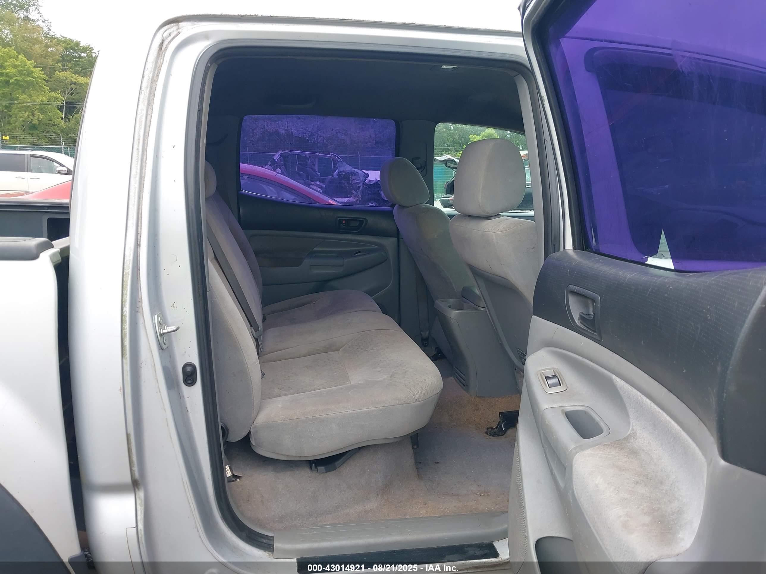 TOYOTA TACOMA image 8