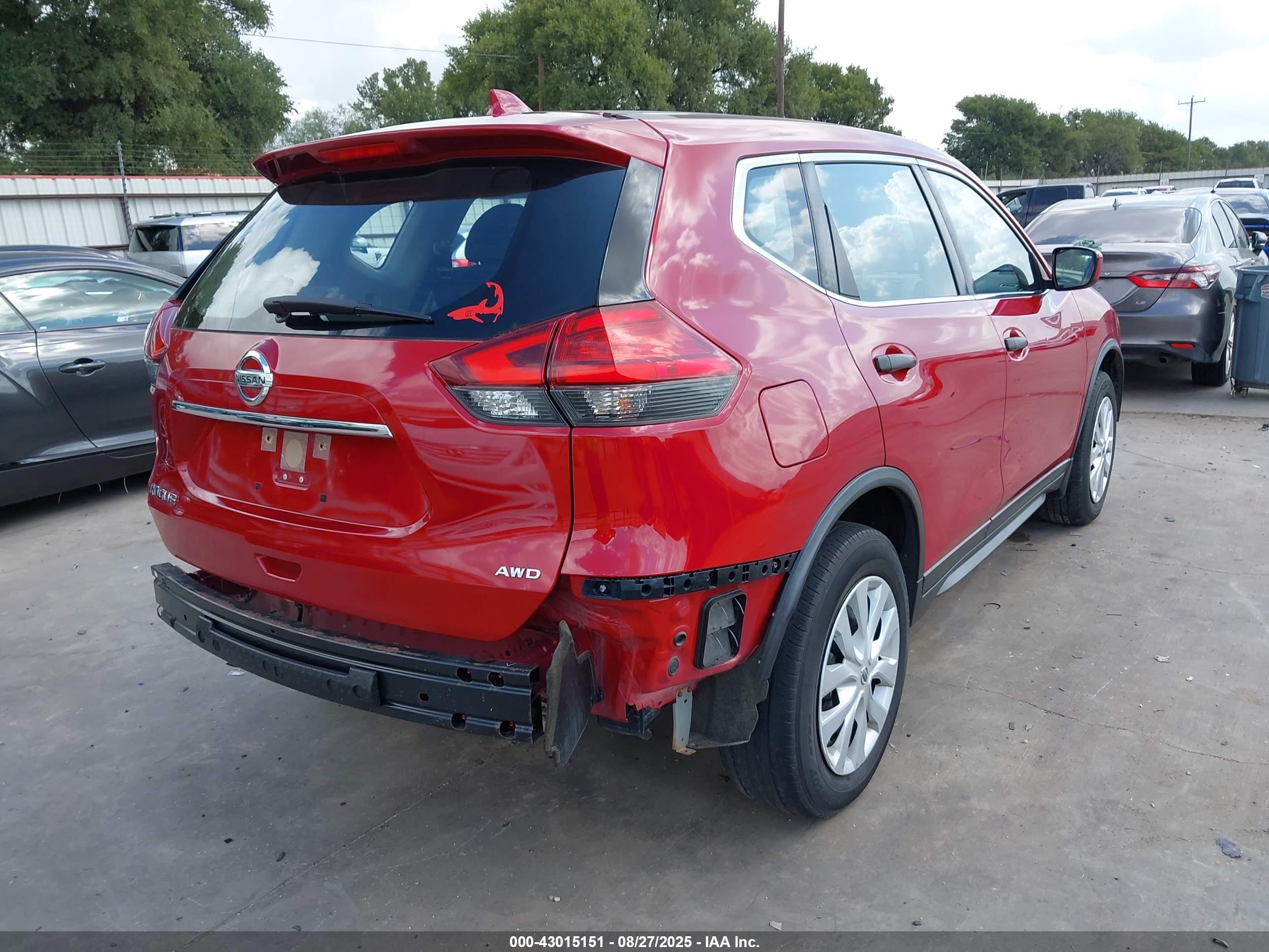 NISSAN ROGUE image 4