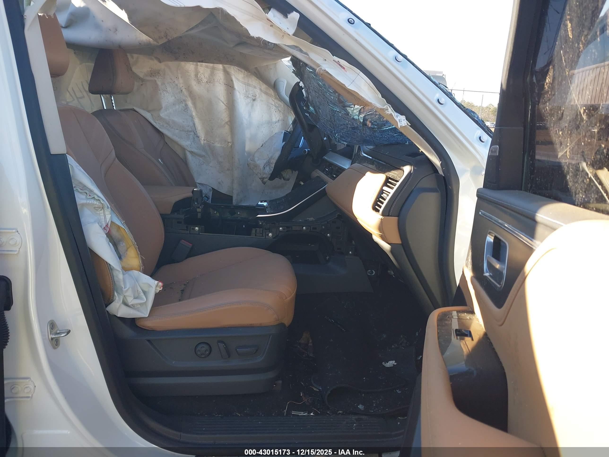 INFINITI QX80 image 5