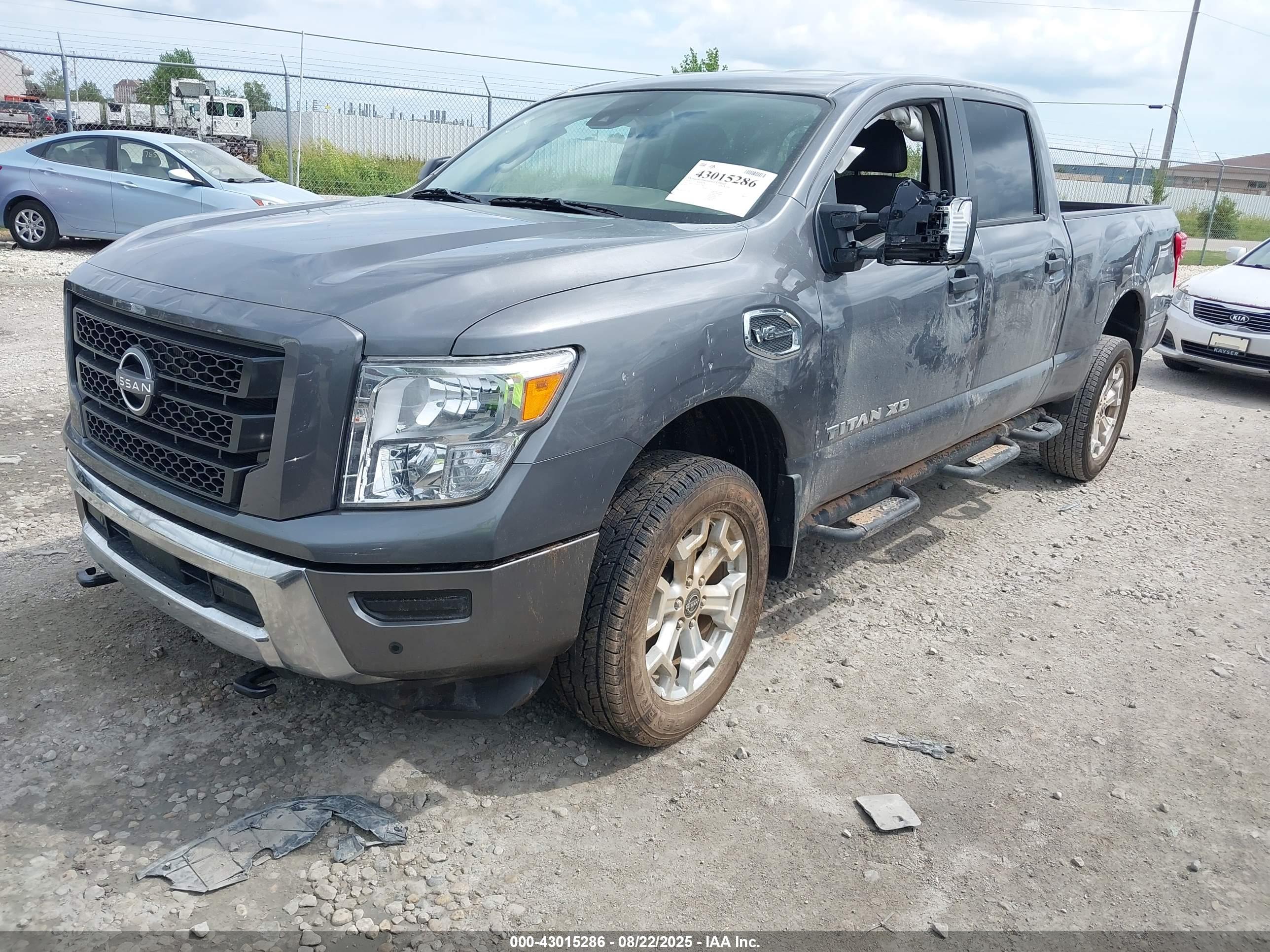 NISSAN TITAN image 2