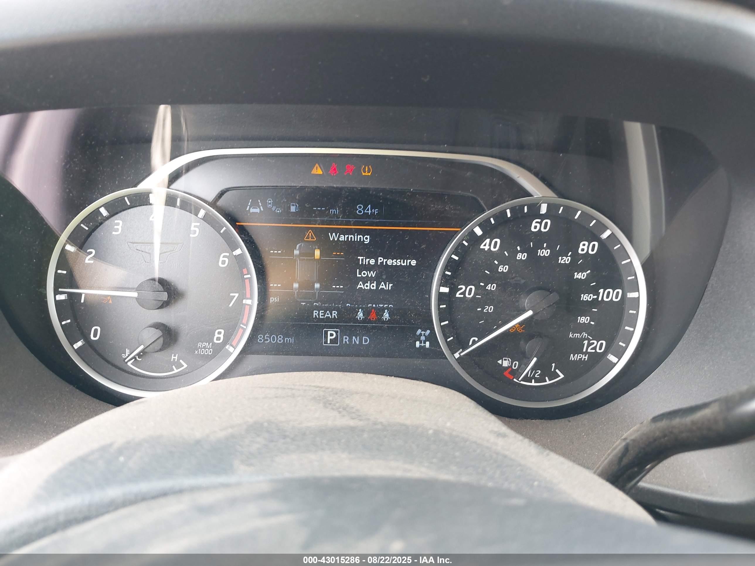NISSAN TITAN image 7